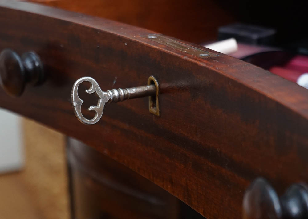 Vintage Kidney-Shaped Vanity Table