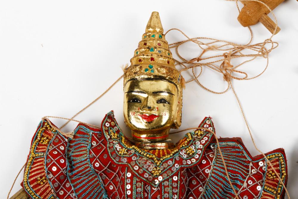 Burmese Yoke Thé Marionettes