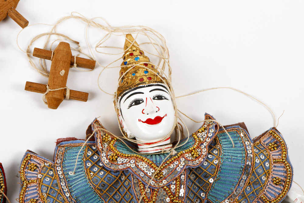 Burmese Yoke Thé Marionettes