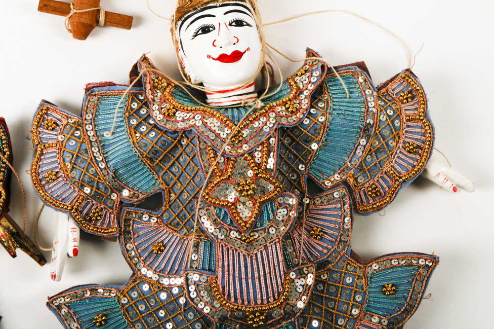 Burmese Yoke Thé Marionettes