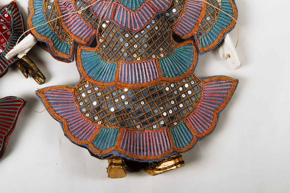 Burmese Yoke Thé Marionettes