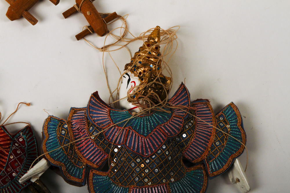 Burmese Yoke Thé Marionettes