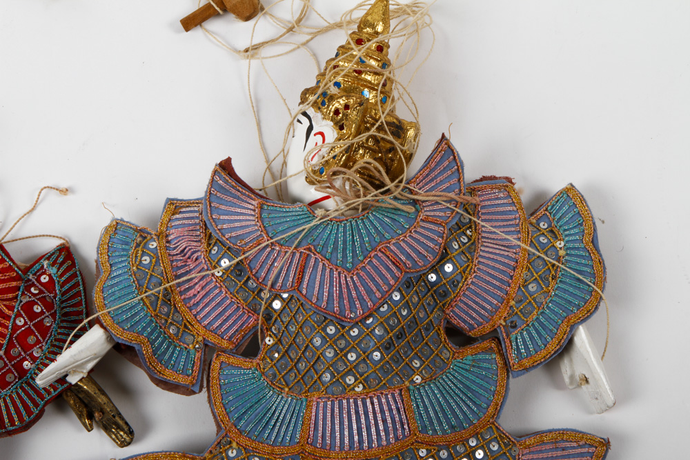 Burmese Yoke Thé Marionettes