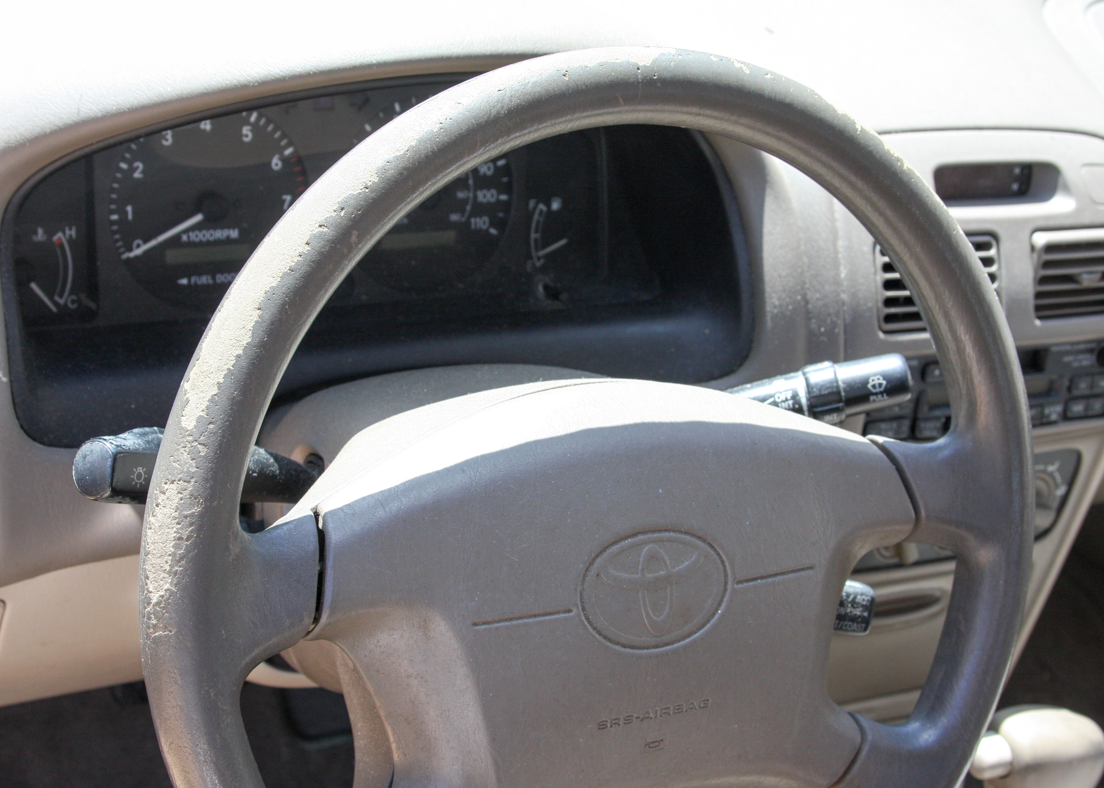 2002 White Toyota Corolla LE Sedan