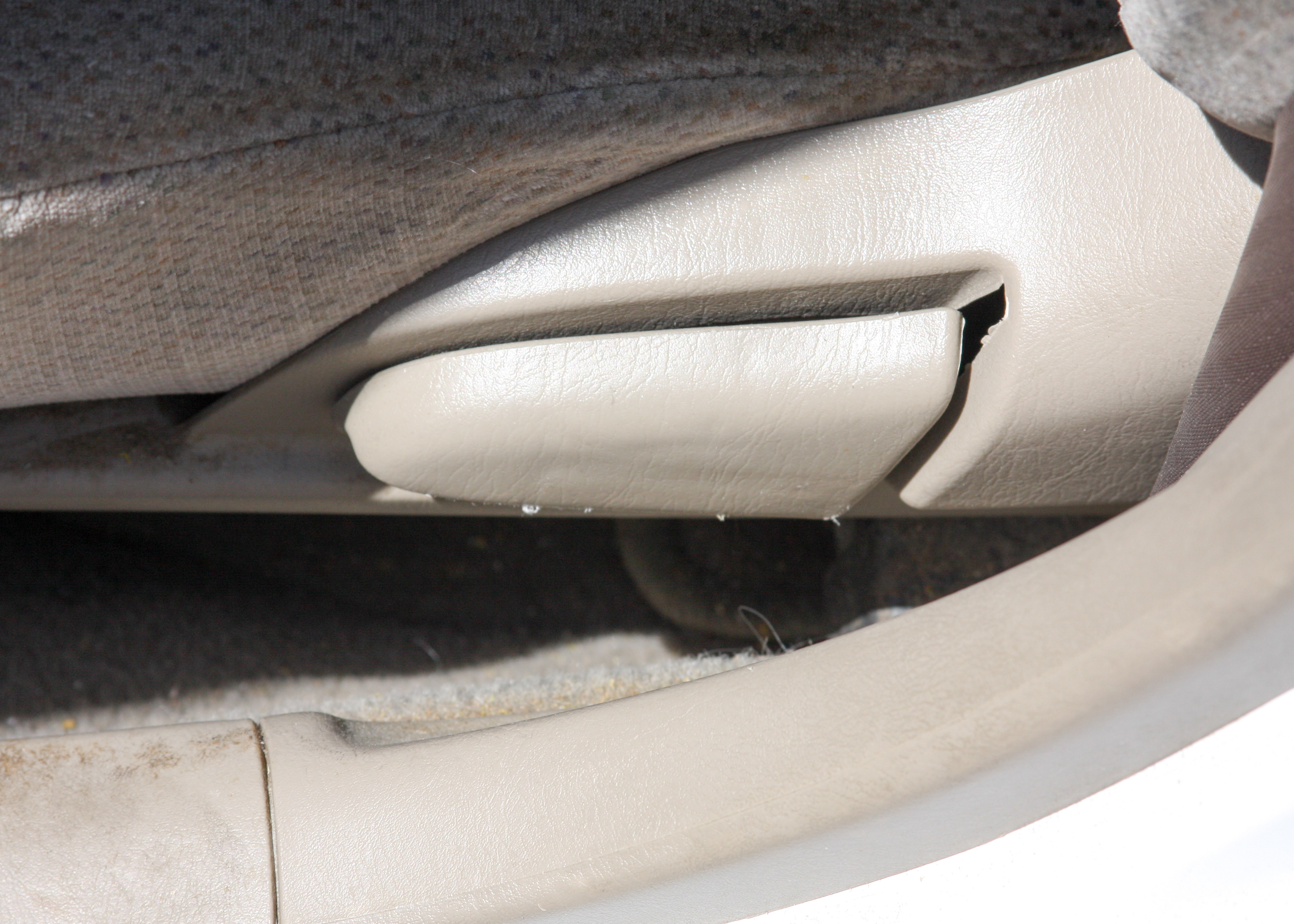 2002 White Toyota Corolla LE Sedan