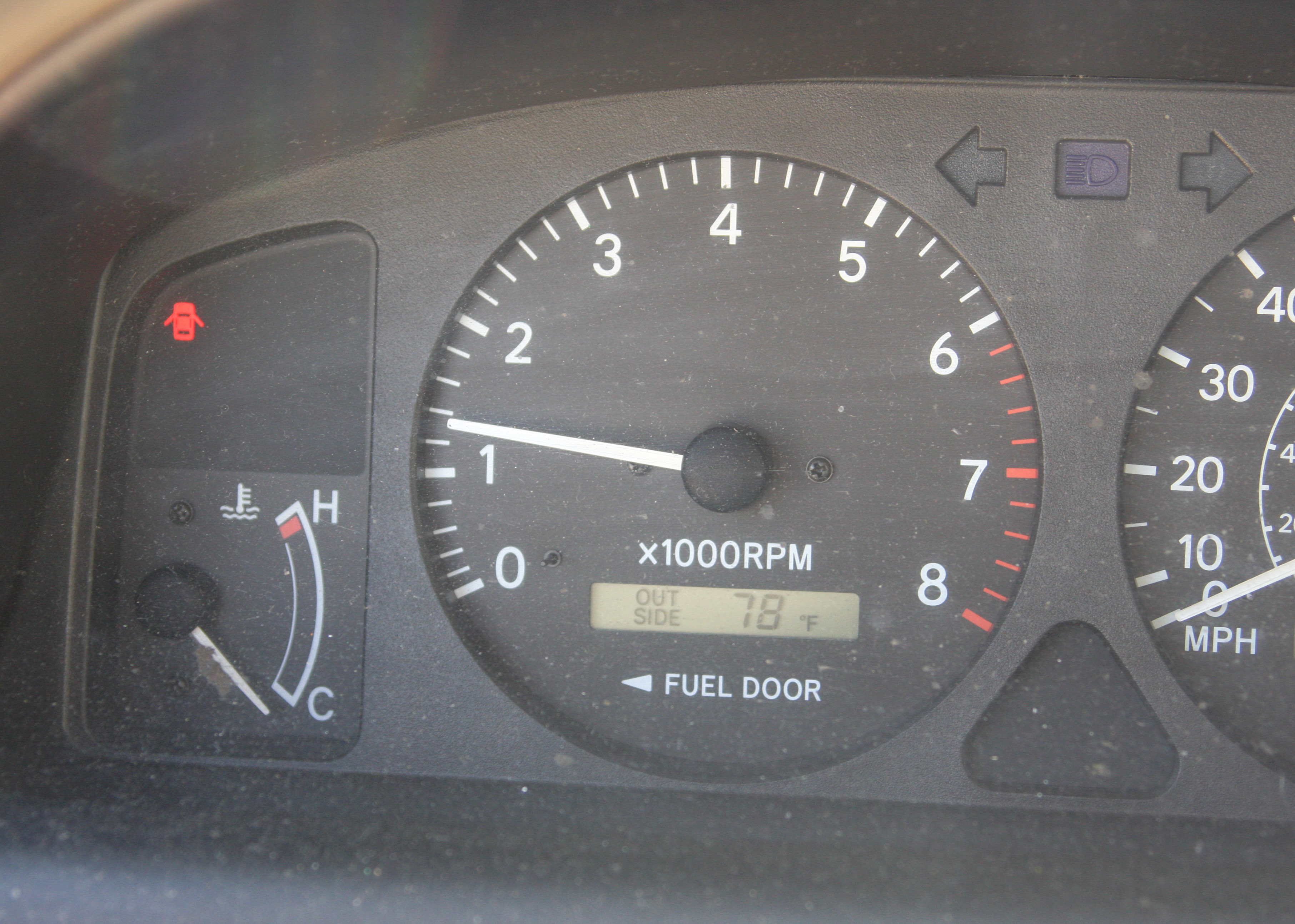 2002 White Toyota Corolla LE Sedan