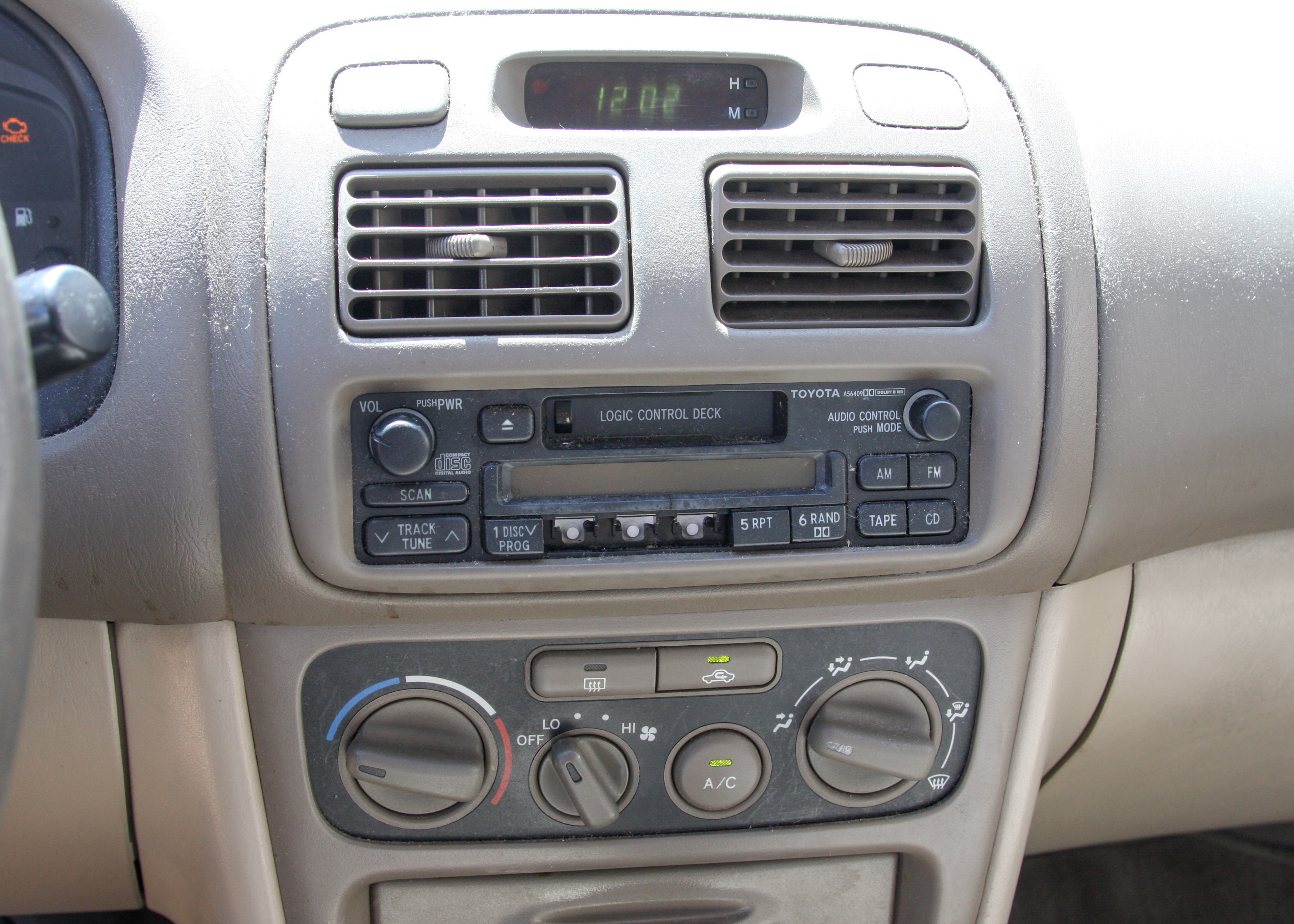 2002 White Toyota Corolla LE Sedan