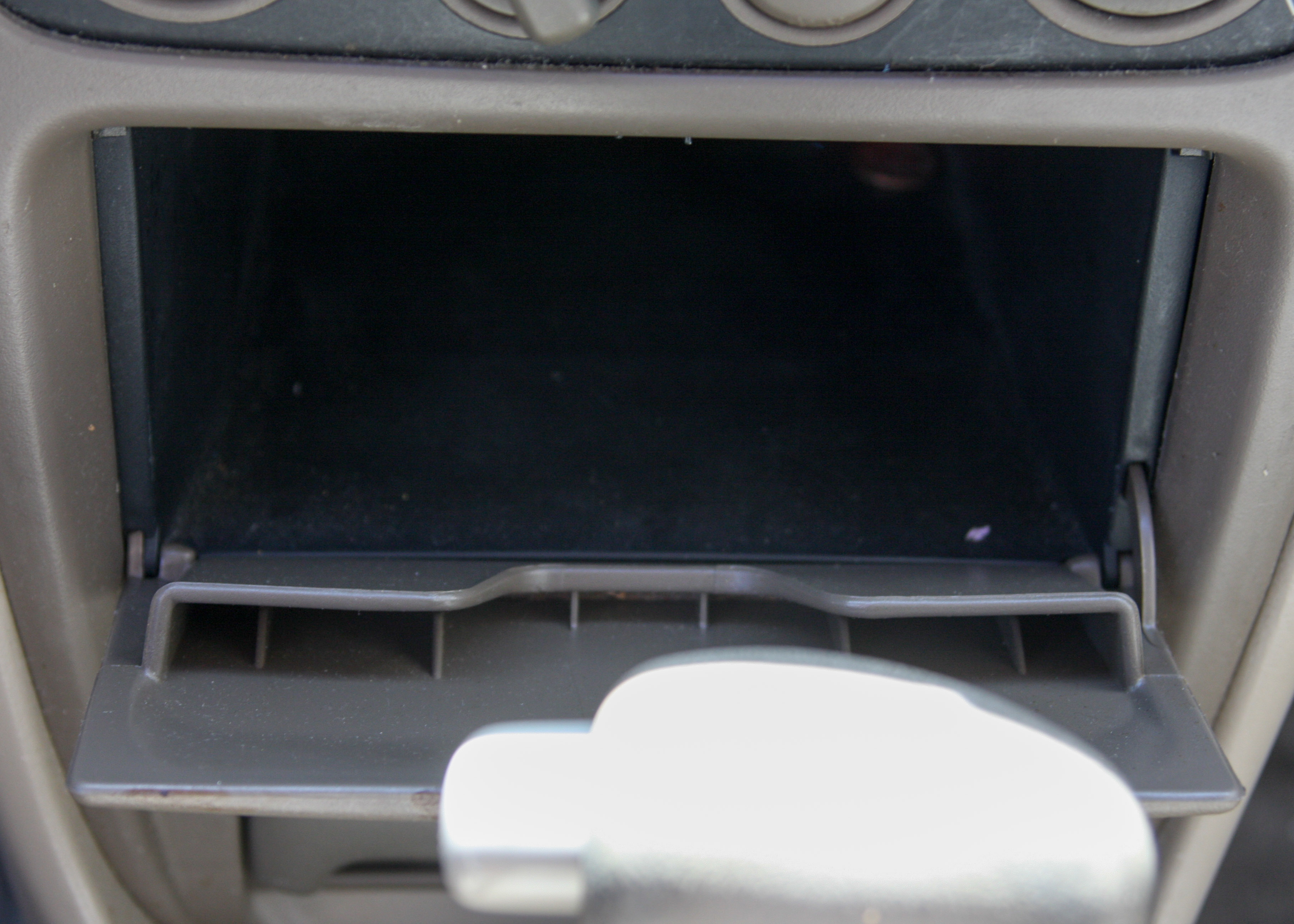 2002 White Toyota Corolla LE Sedan