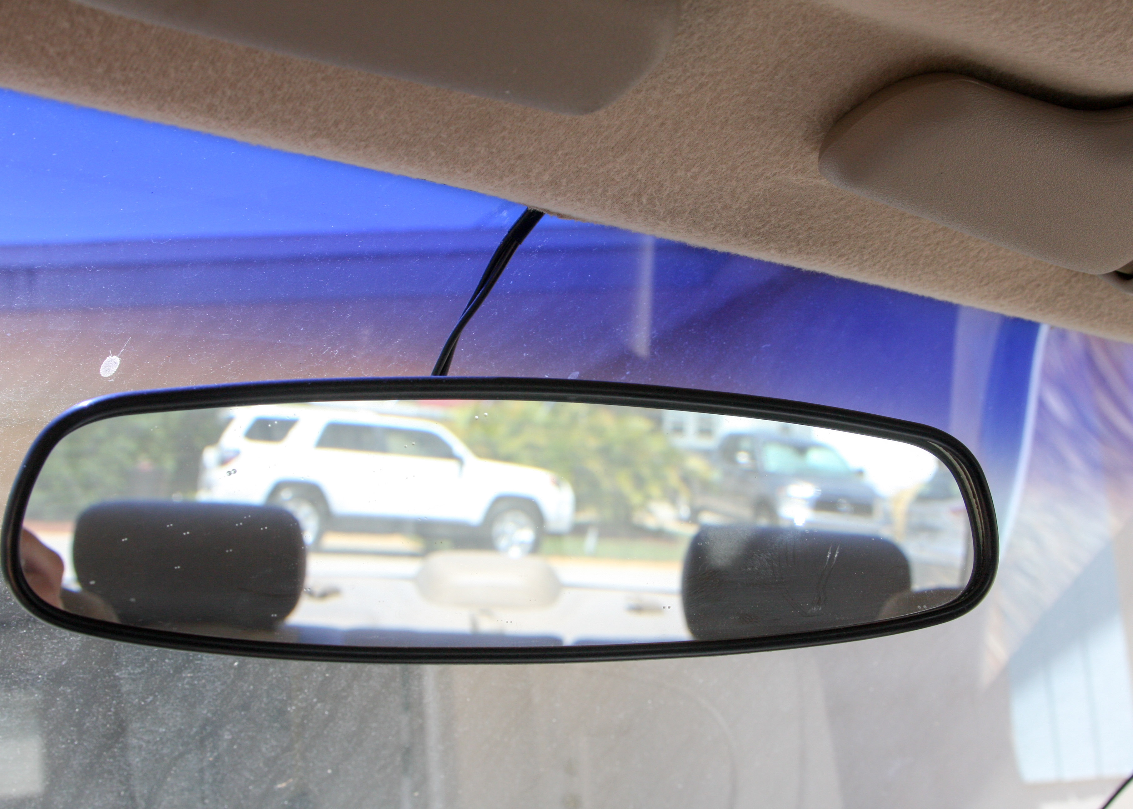 2002 White Toyota Corolla LE Sedan