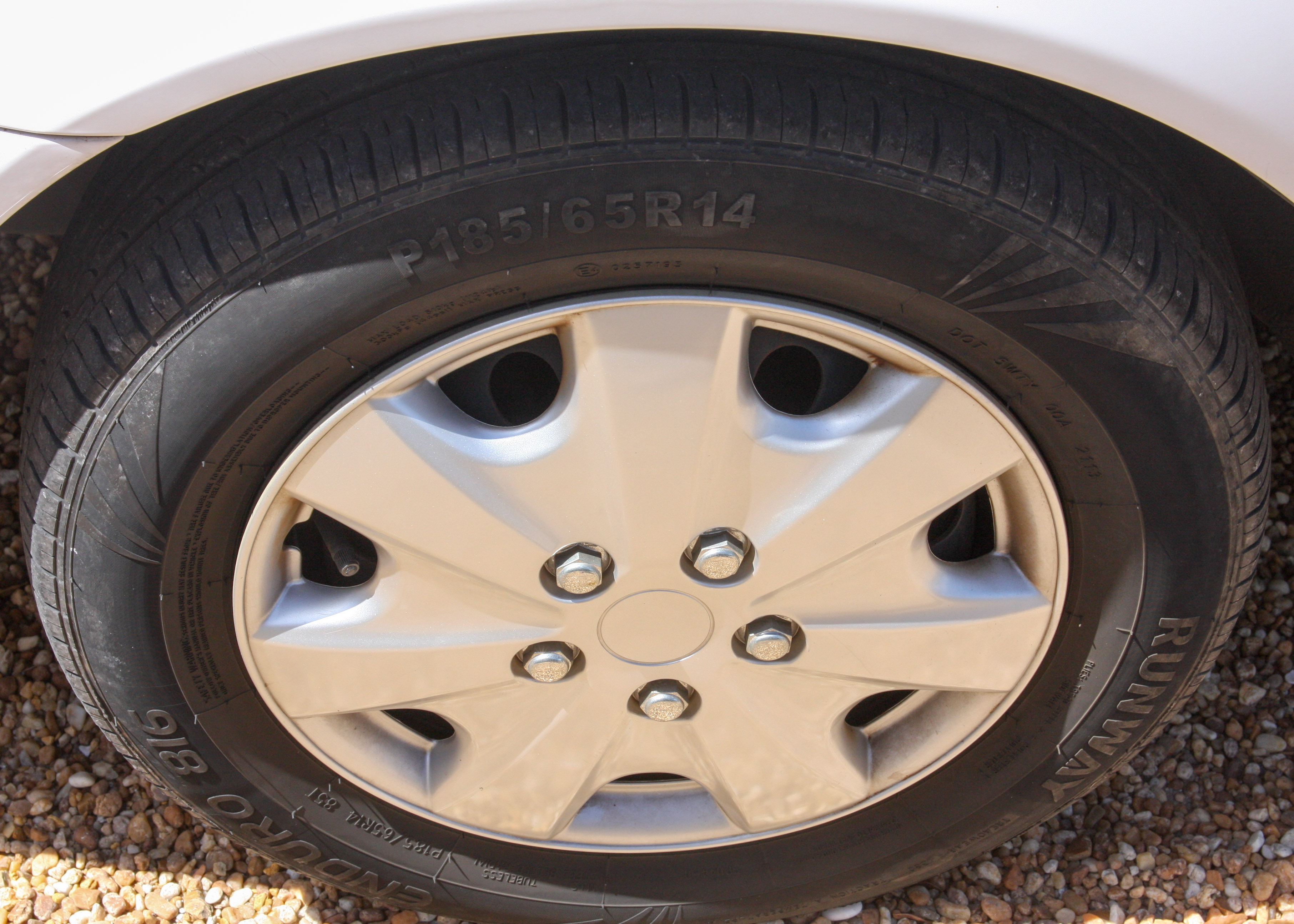2002 White Toyota Corolla LE Sedan