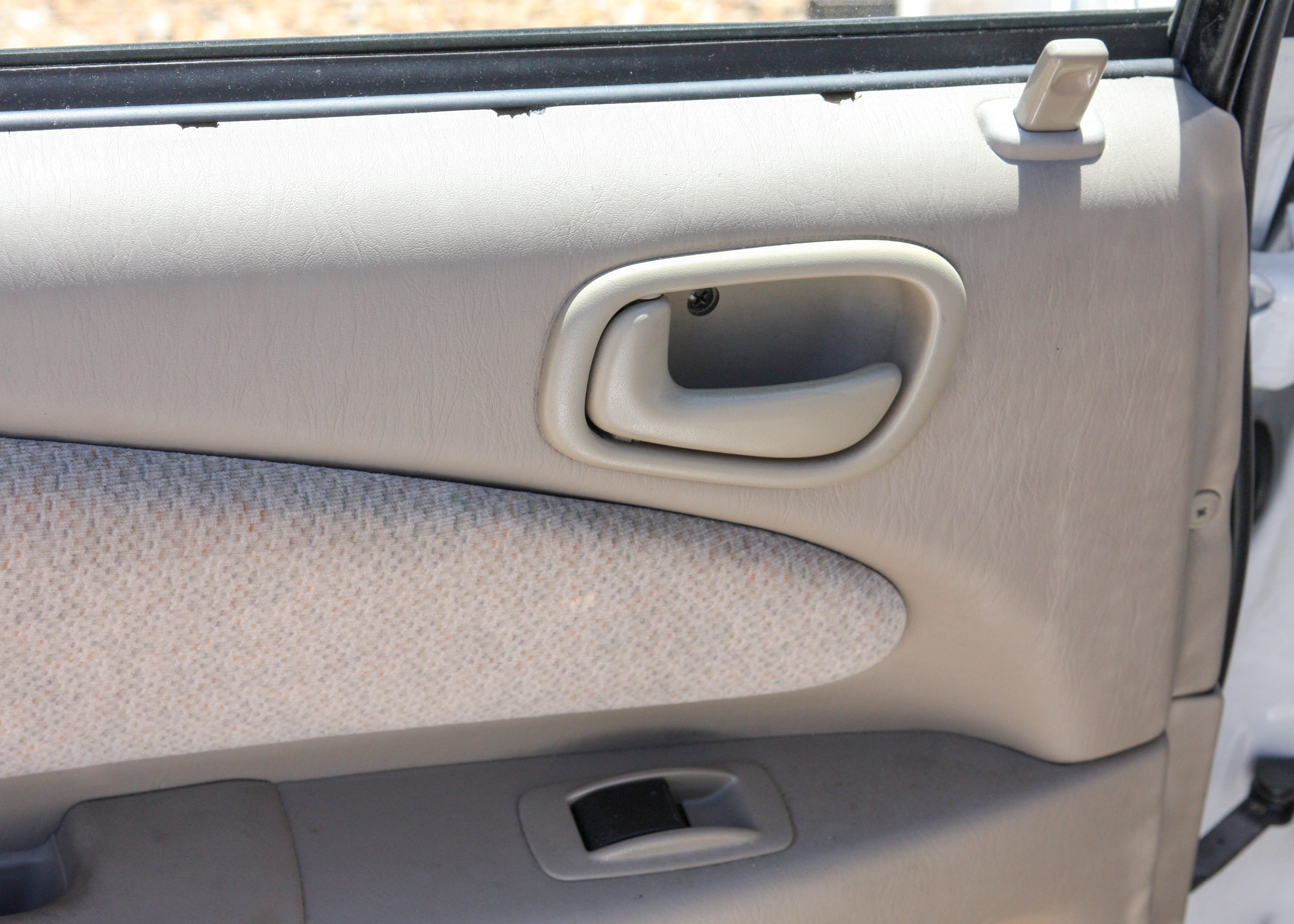 2002 White Toyota Corolla LE Sedan