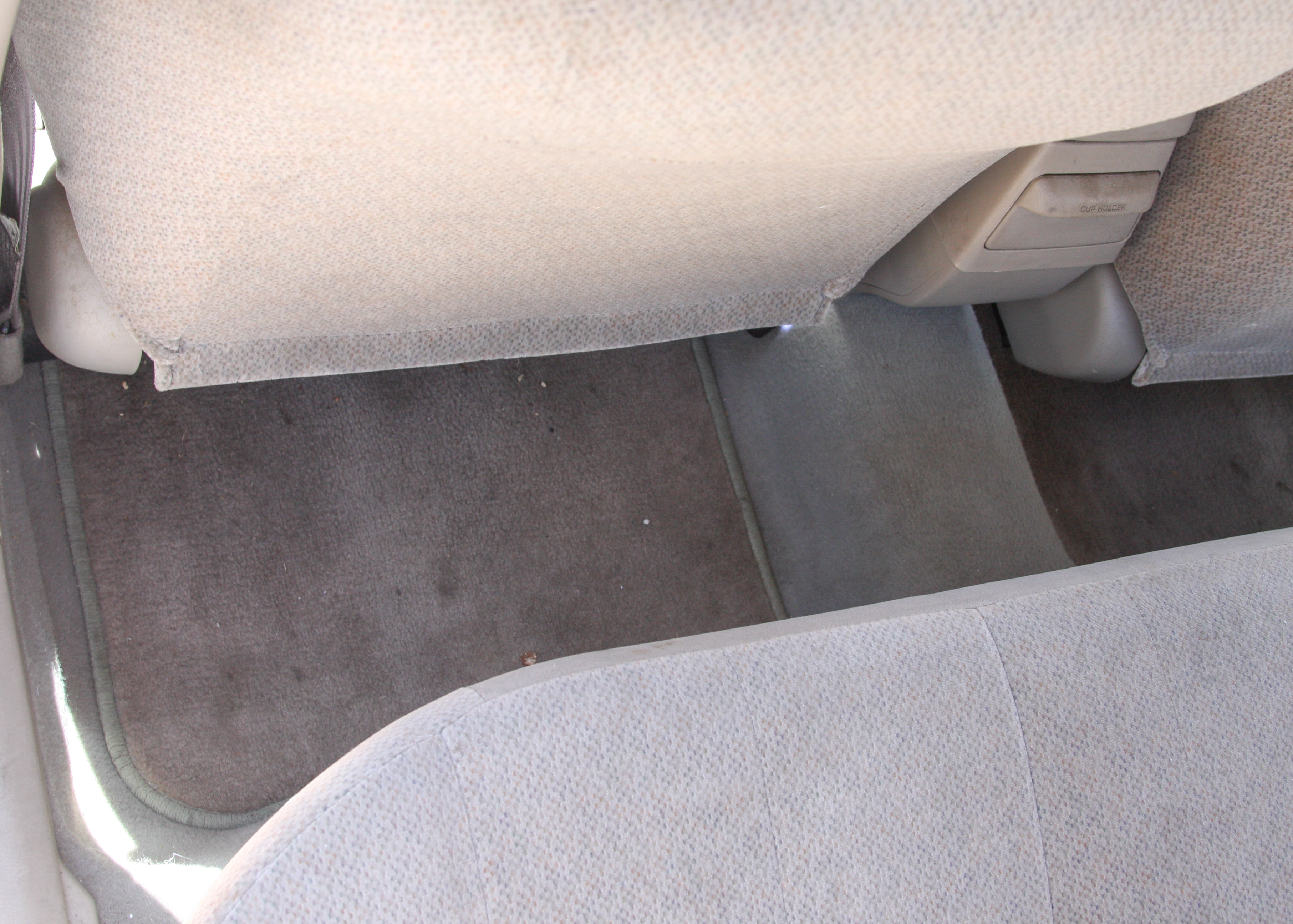 2002 White Toyota Corolla LE Sedan