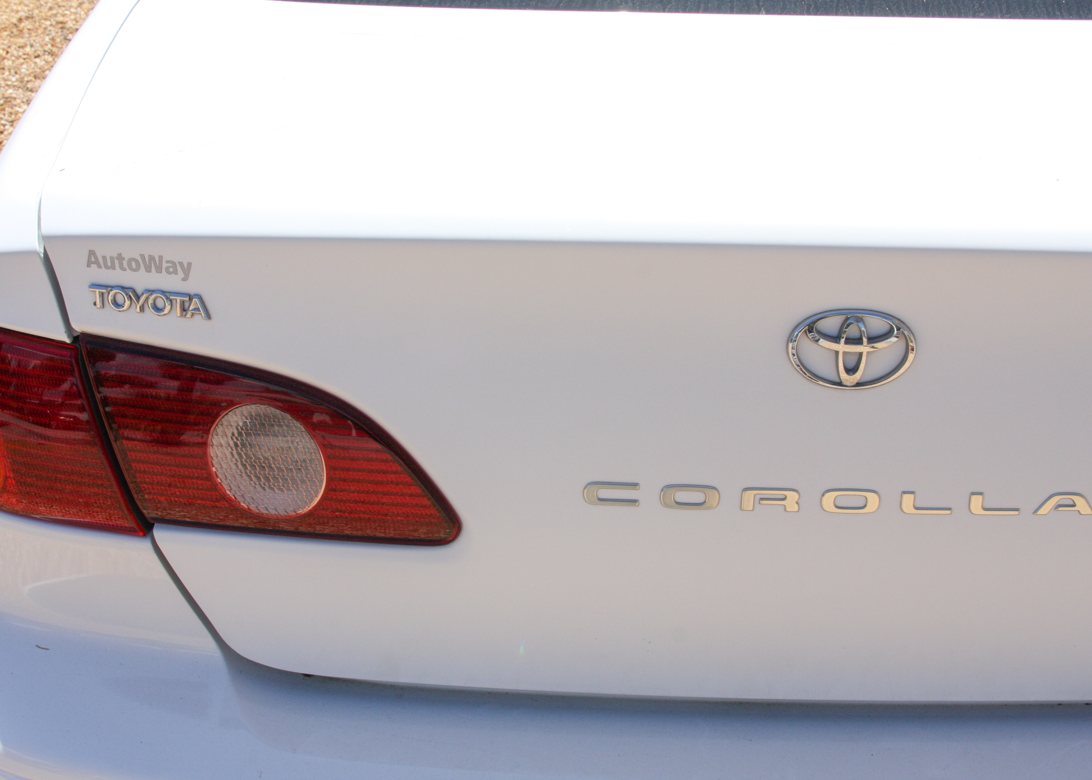 2002 White Toyota Corolla LE Sedan