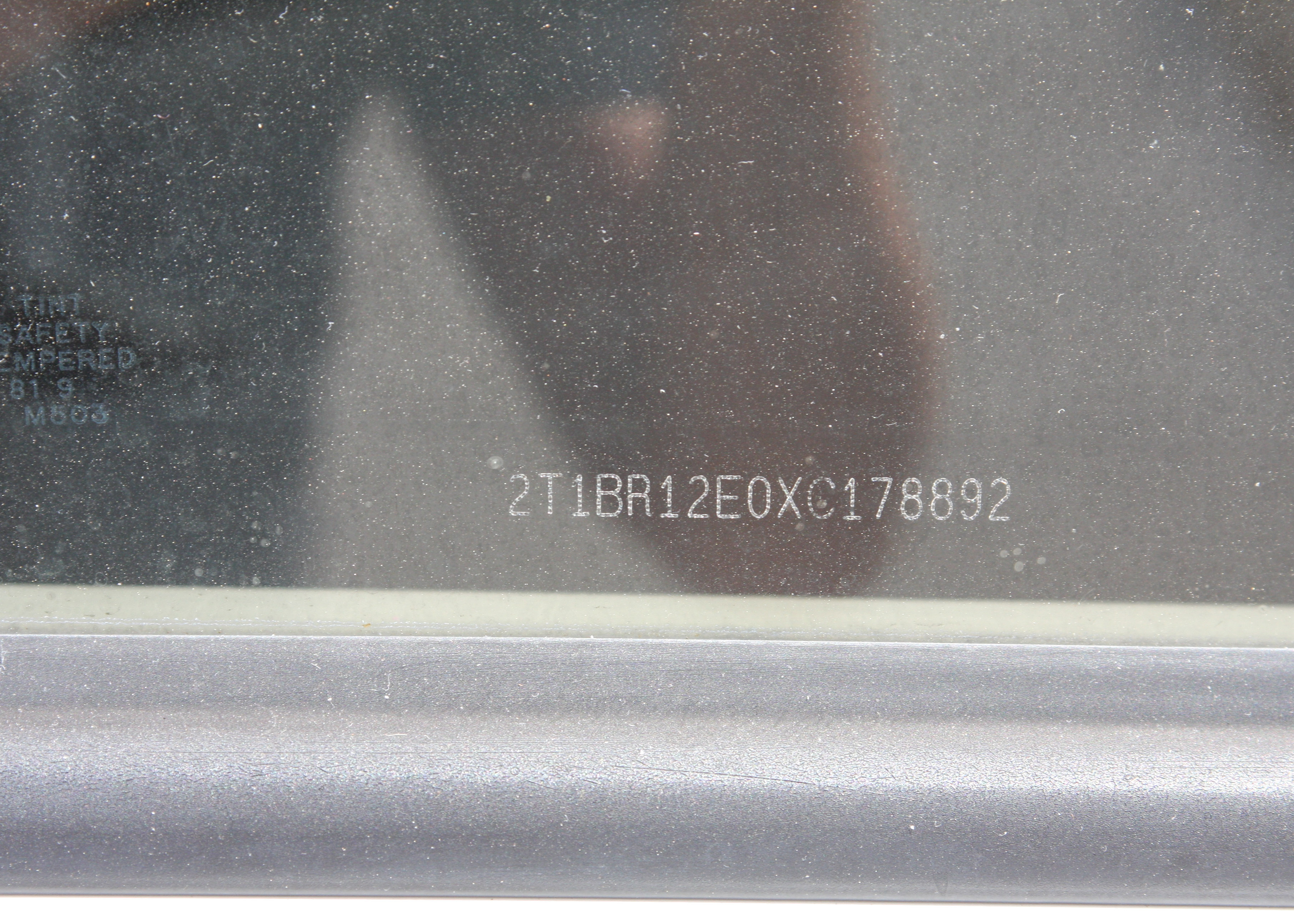 2002 White Toyota Corolla LE Sedan