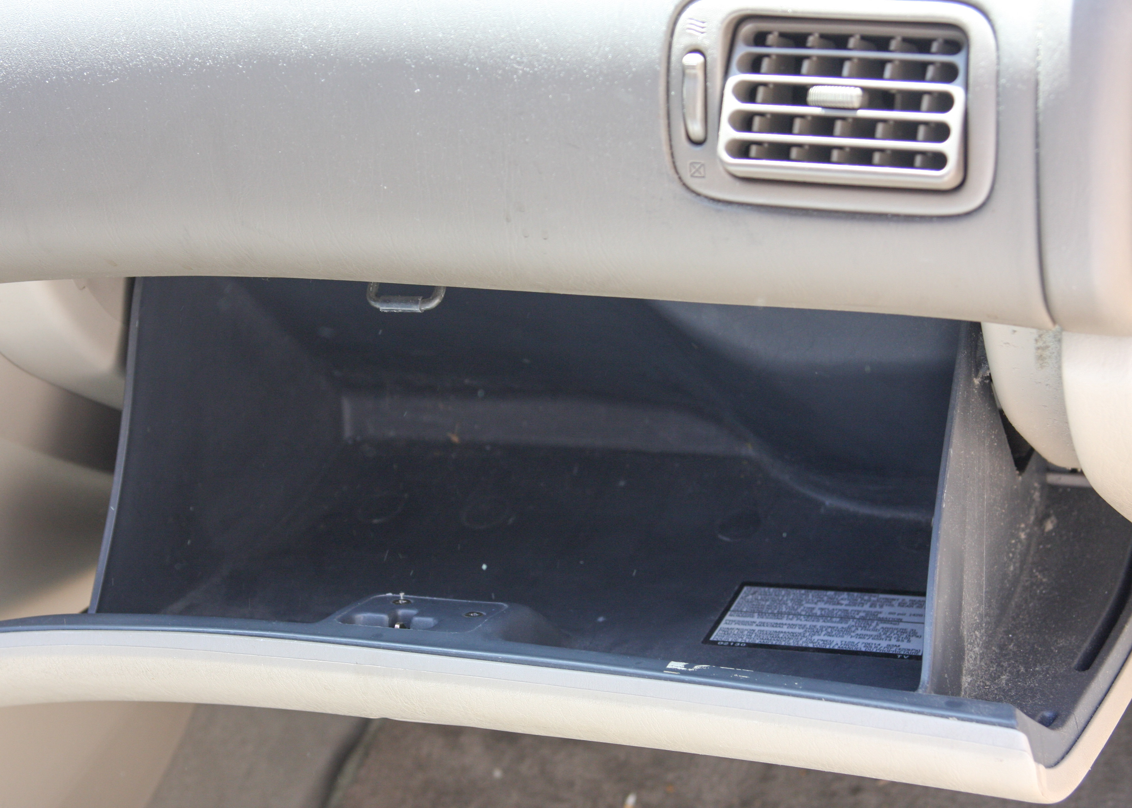 2002 White Toyota Corolla LE Sedan