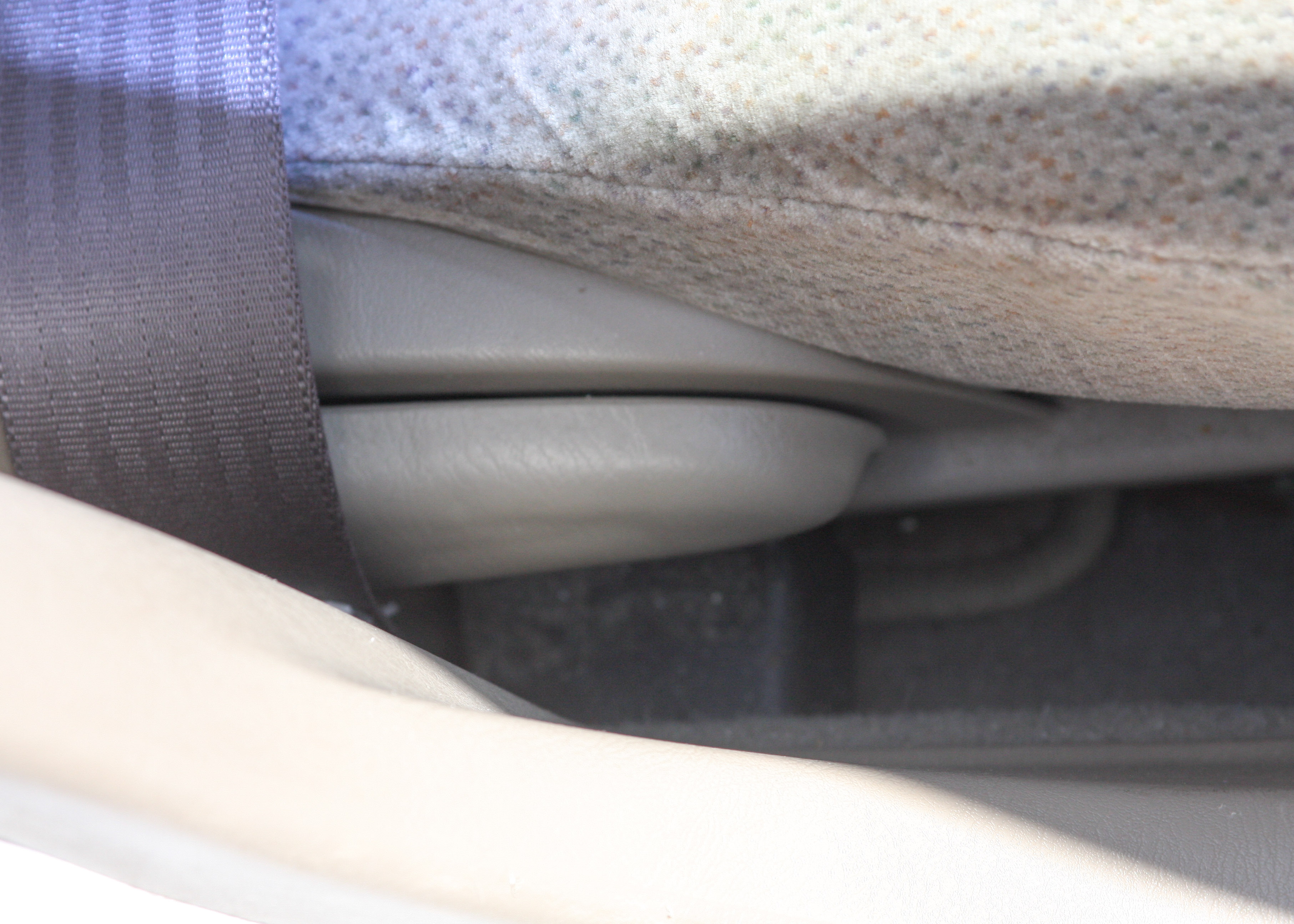 2002 White Toyota Corolla LE Sedan