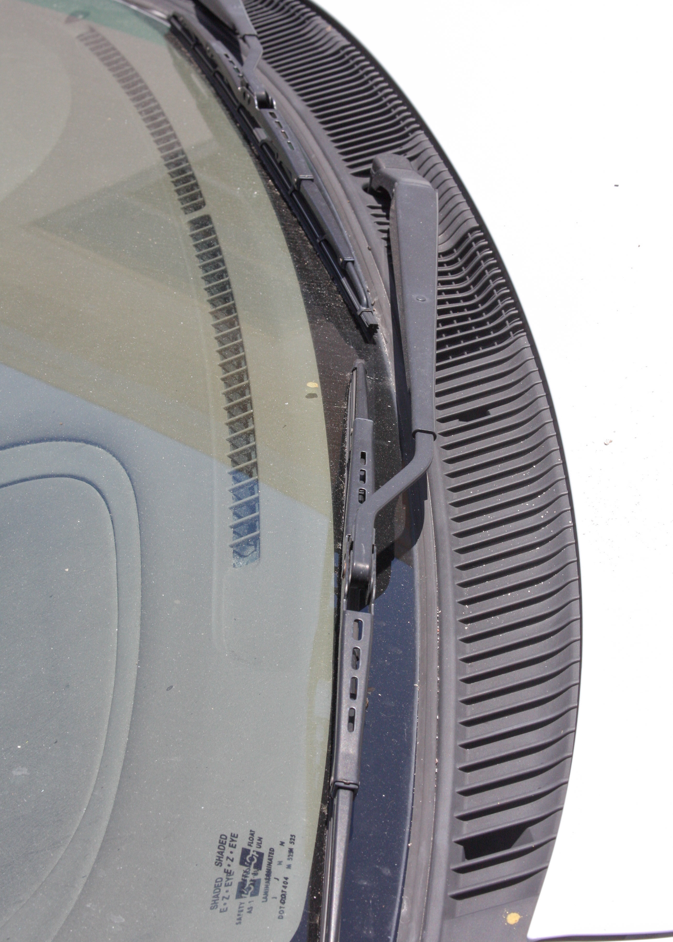 2002 White Toyota Corolla LE Sedan