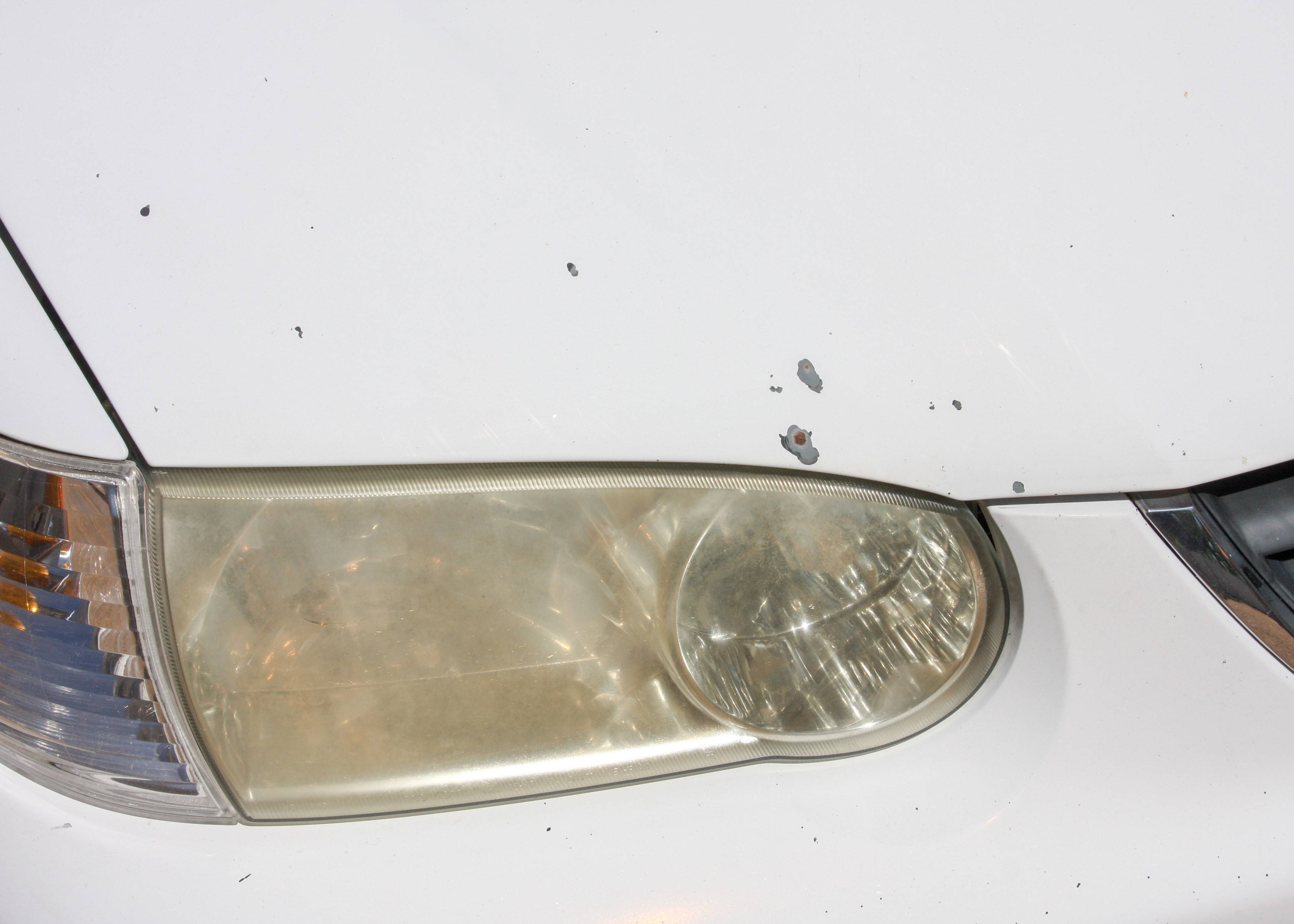 2002 White Toyota Corolla LE Sedan