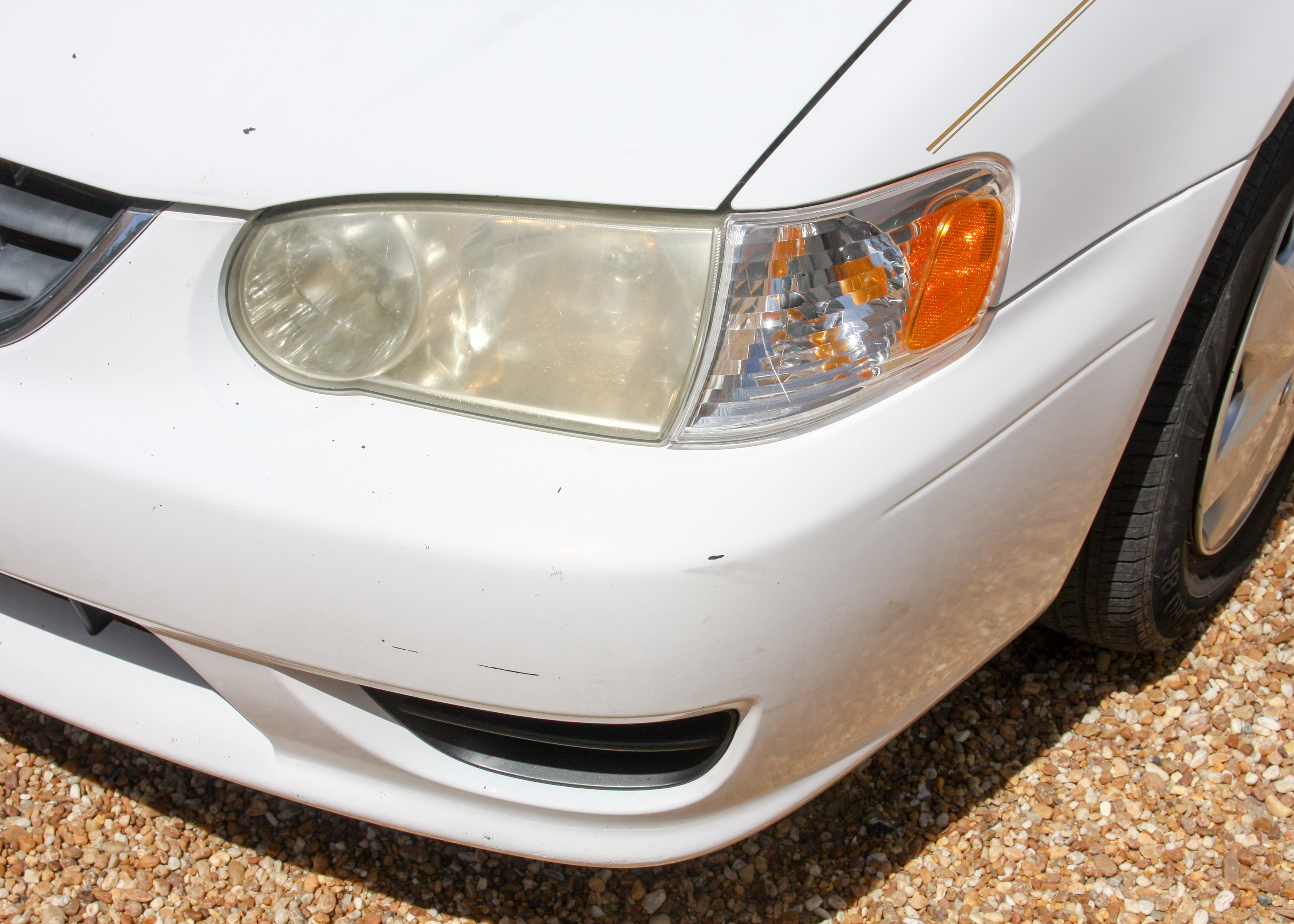 2002 White Toyota Corolla LE Sedan