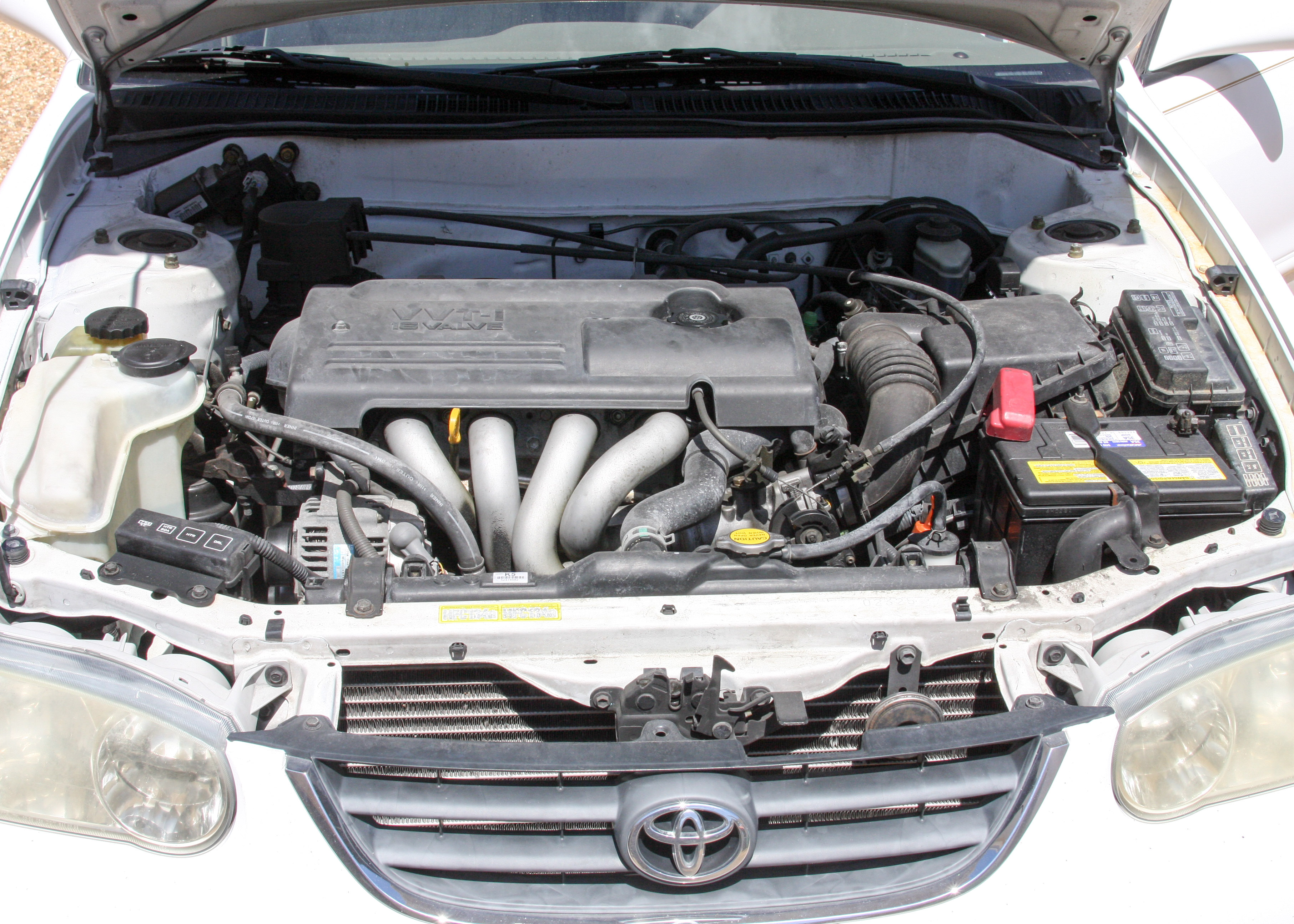 2002 White Toyota Corolla LE Sedan