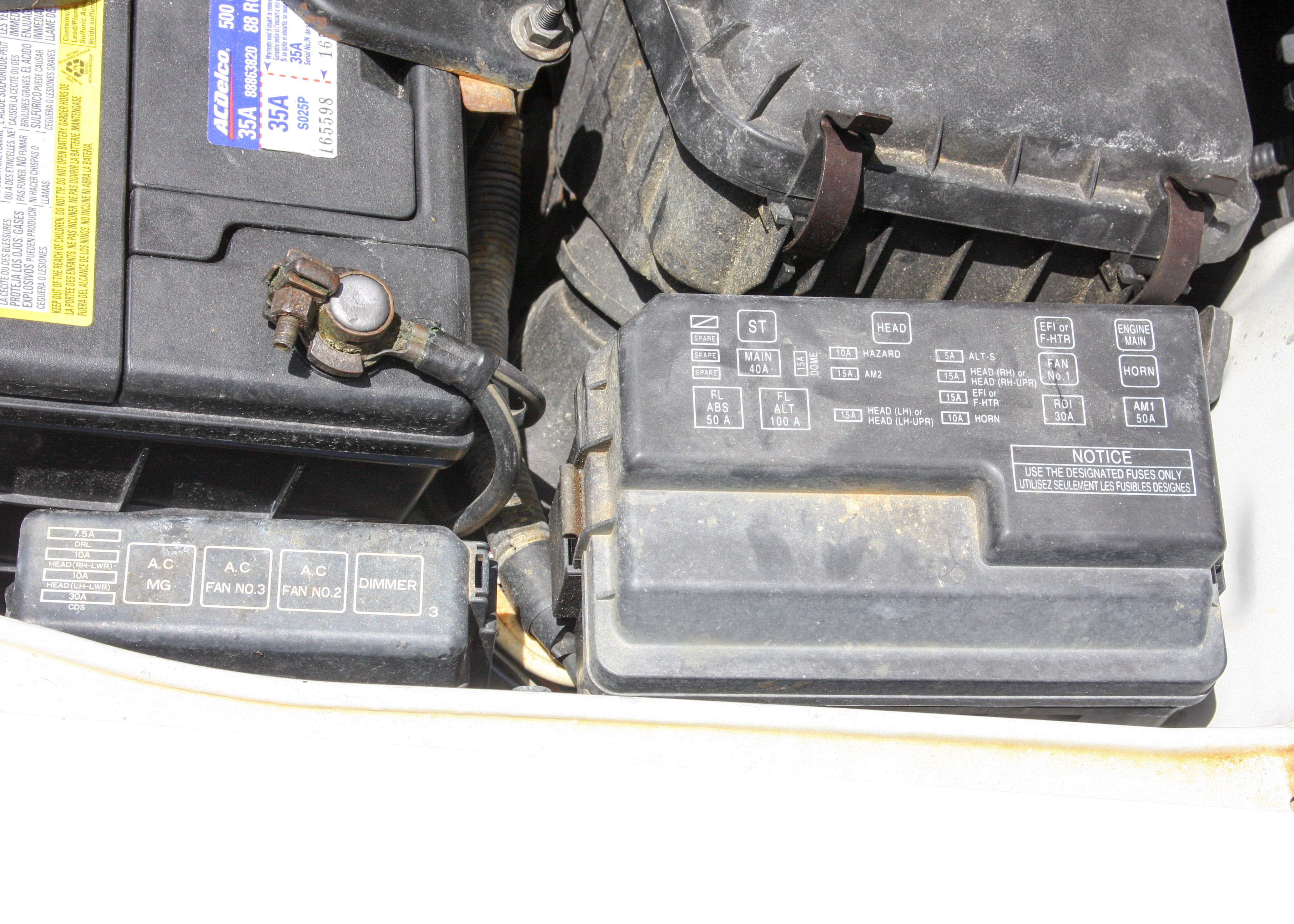 2002 White Toyota Corolla LE Sedan