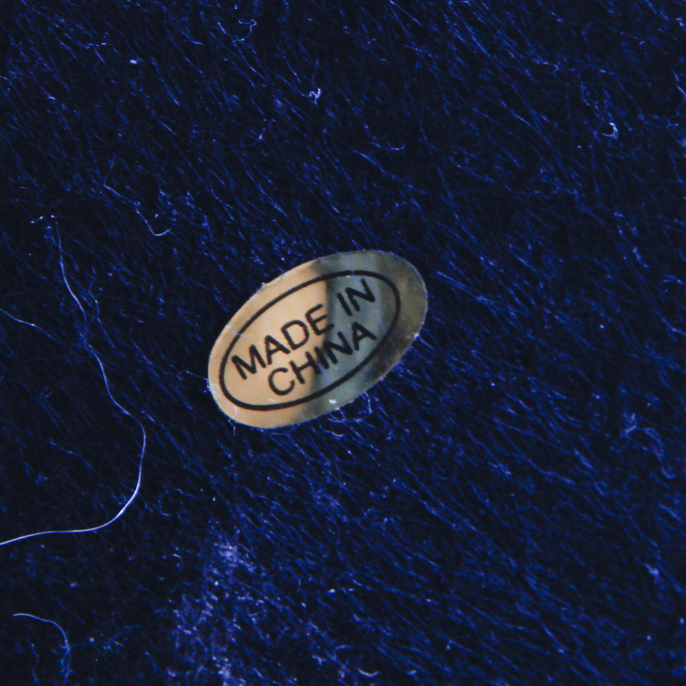 Metal Vine and Leaf Table Lamp