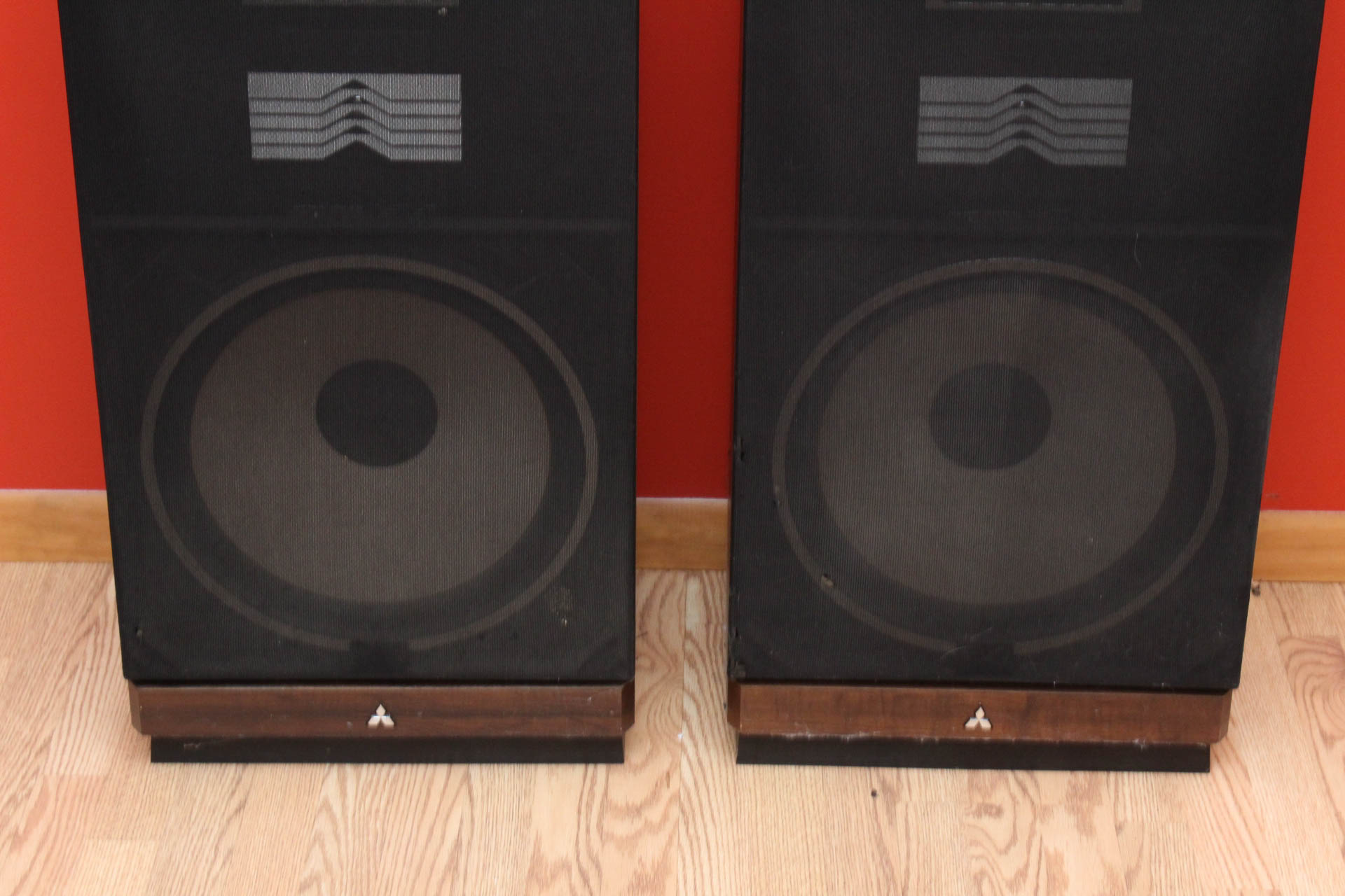 Mitsubishi SS-152 Speakers