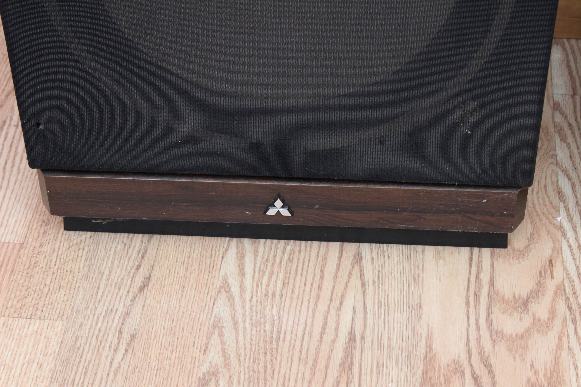 Mitsubishi SS-152 Speakers