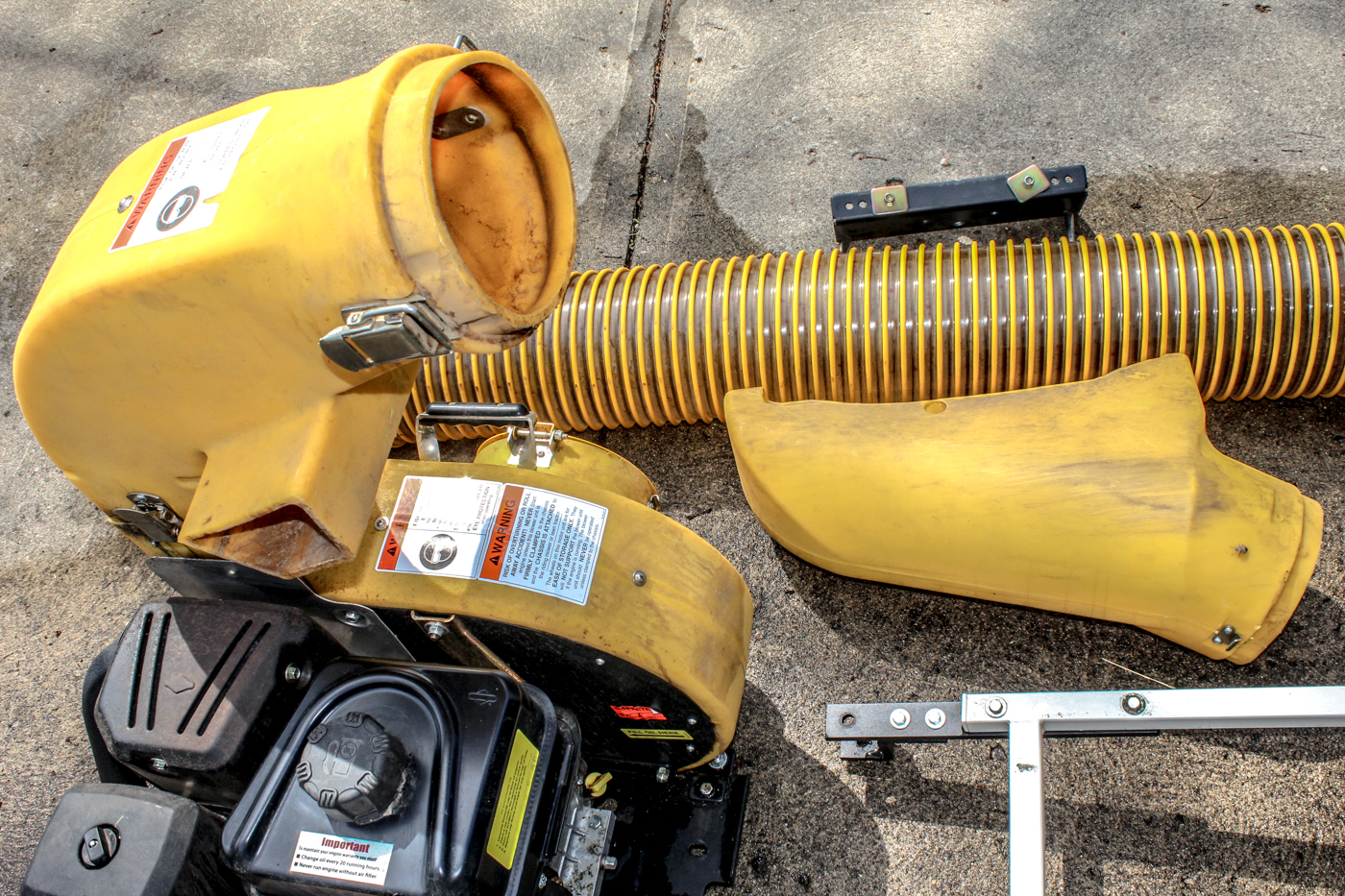 Cyclone Rake Jet Path Yard Vacuum System