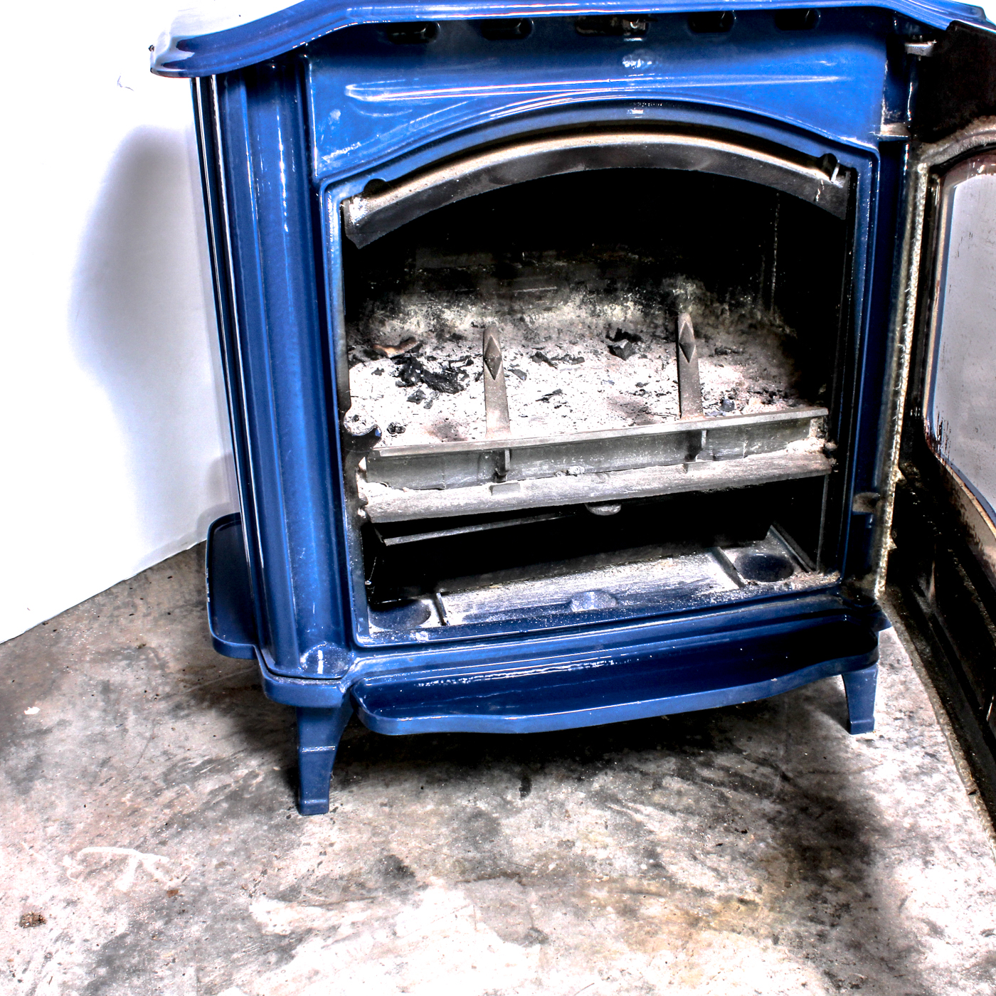Efel "Symphony" Cast Iron and Enamel Wood Burning Stove Everything