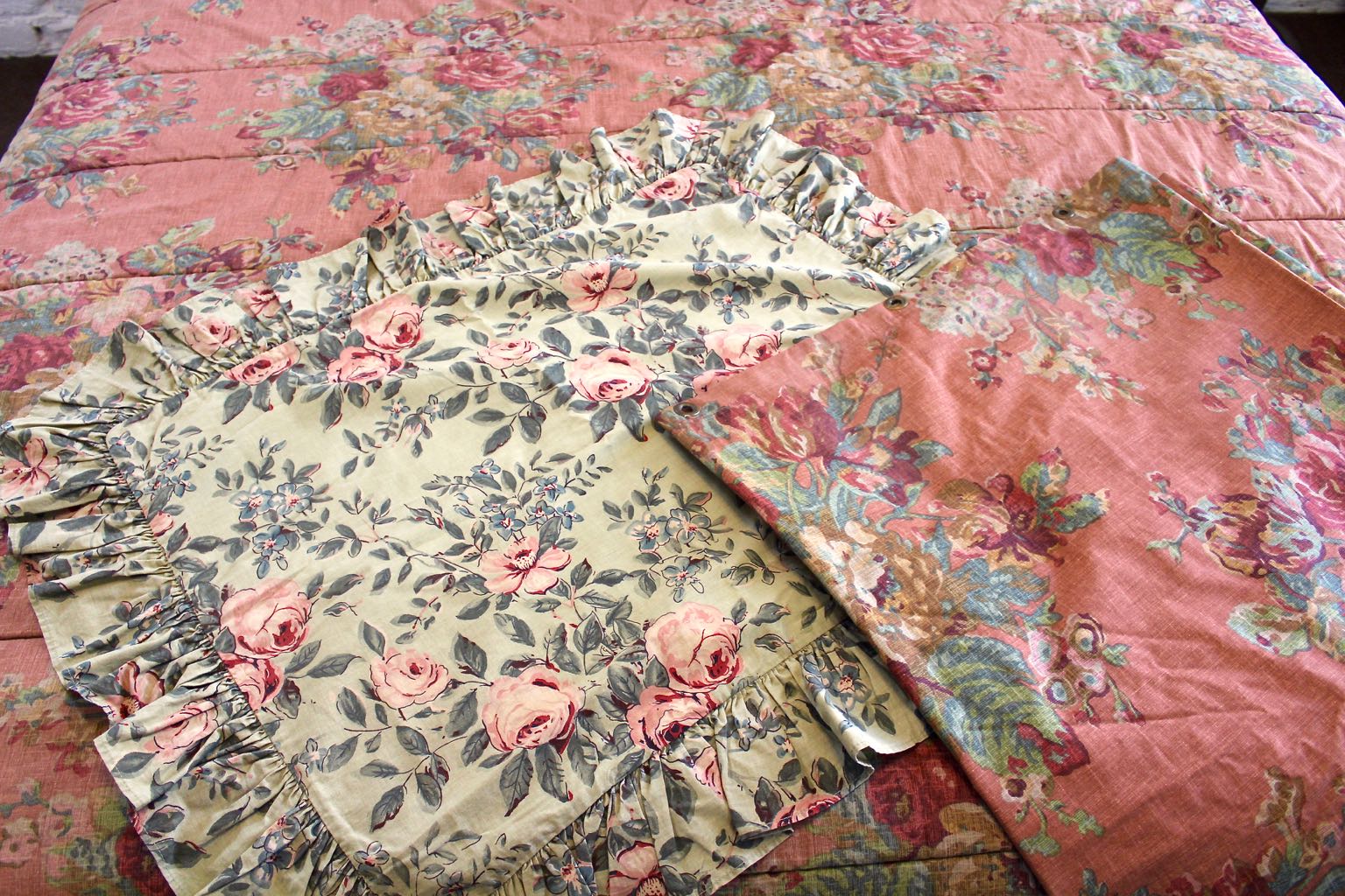 Coordinating Queen Size Ralph Lauren Bed Linens