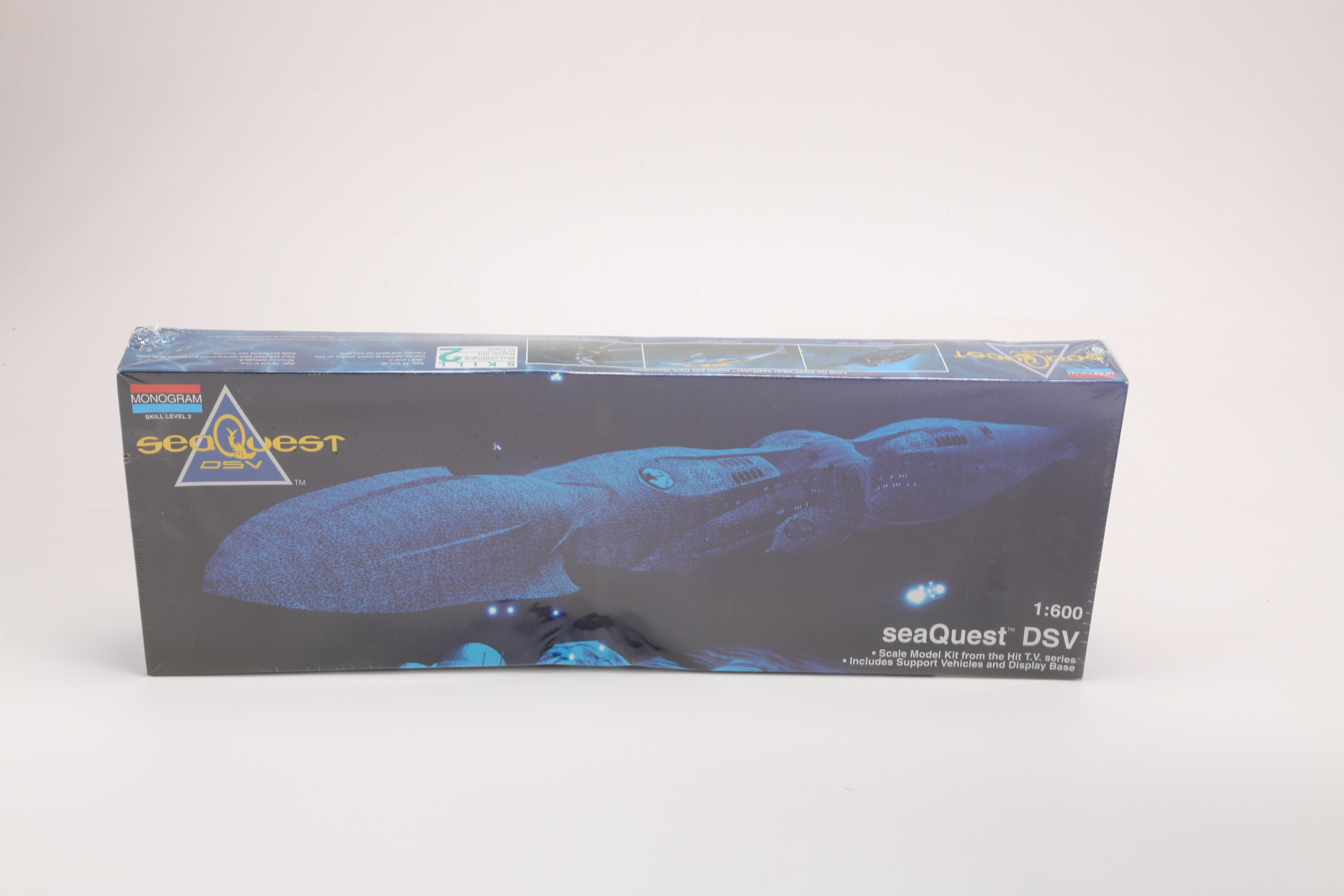 TV Sci-Fi Classics Vinyl Model Assembly Kits From Space: 1999 and seaQuest