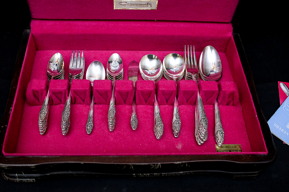 Community "White Orchid" Silver Plated Flatware Set Community