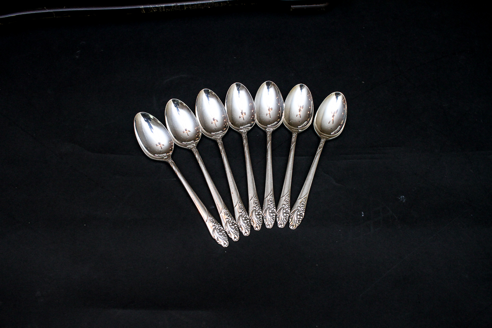 Community "White Orchid" Silver Plated Flatware Set Community