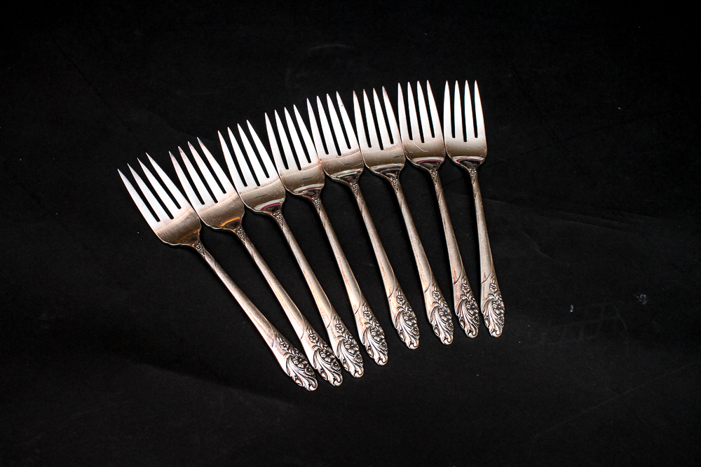 Community "White Orchid" Silver Plated Flatware Set Community