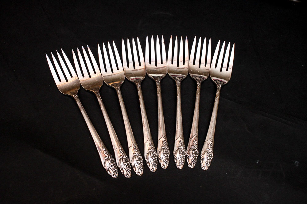 Community "White Orchid" Silver Plated Flatware Set Community