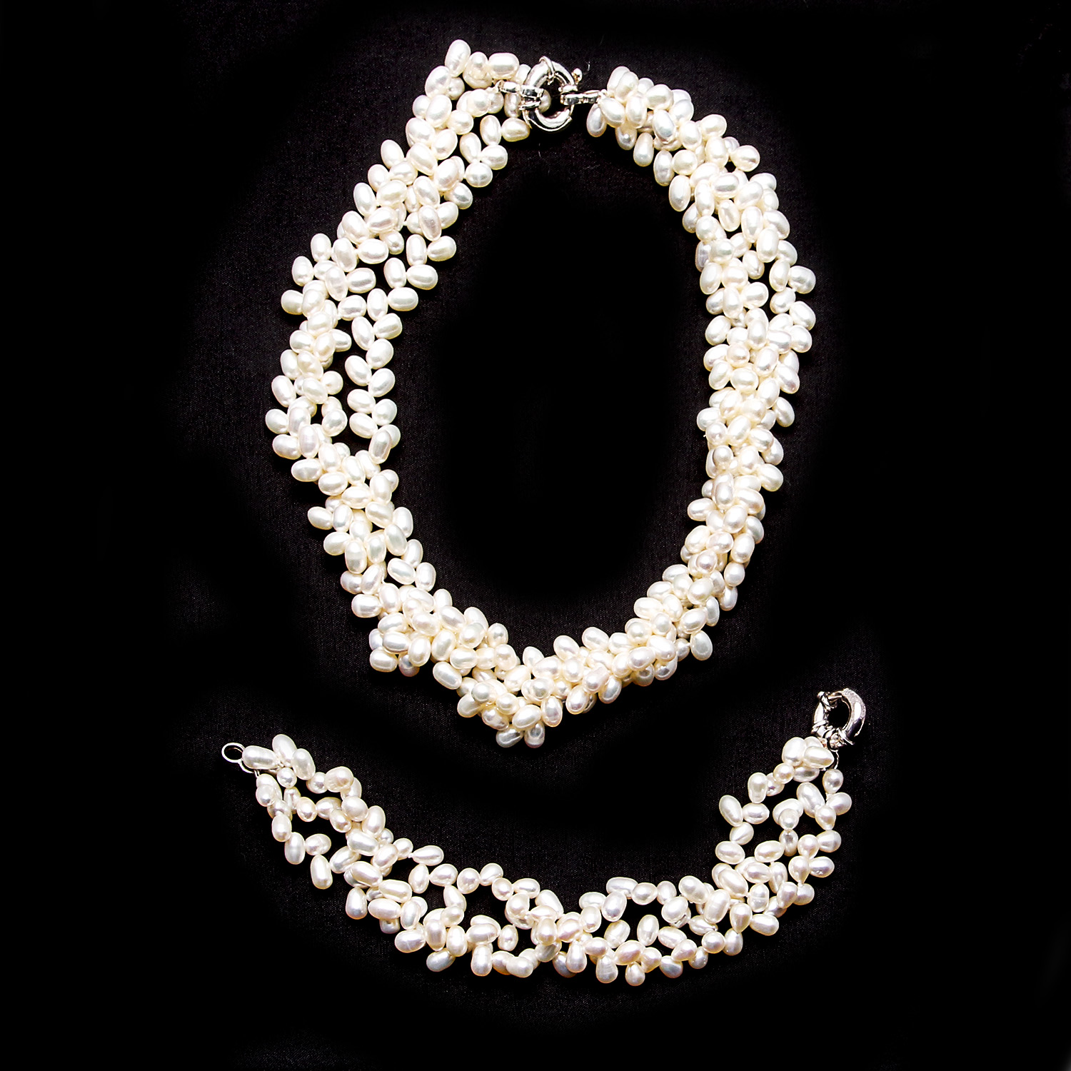 Freshwater Pearl Necklace and Bracelet Set