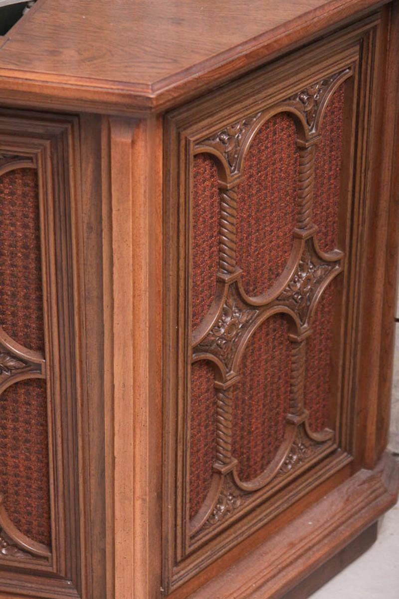 Vintage Magnavox Radio and Record Player Cabinet