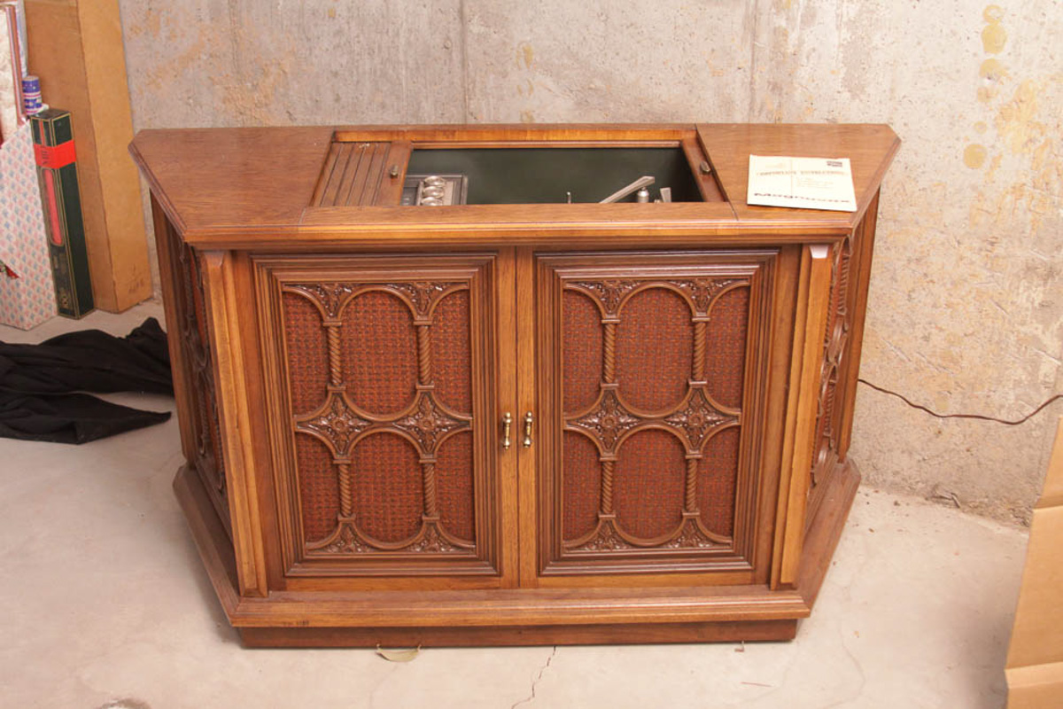 Vintage Magnavox Radio and Record Player Cabinet