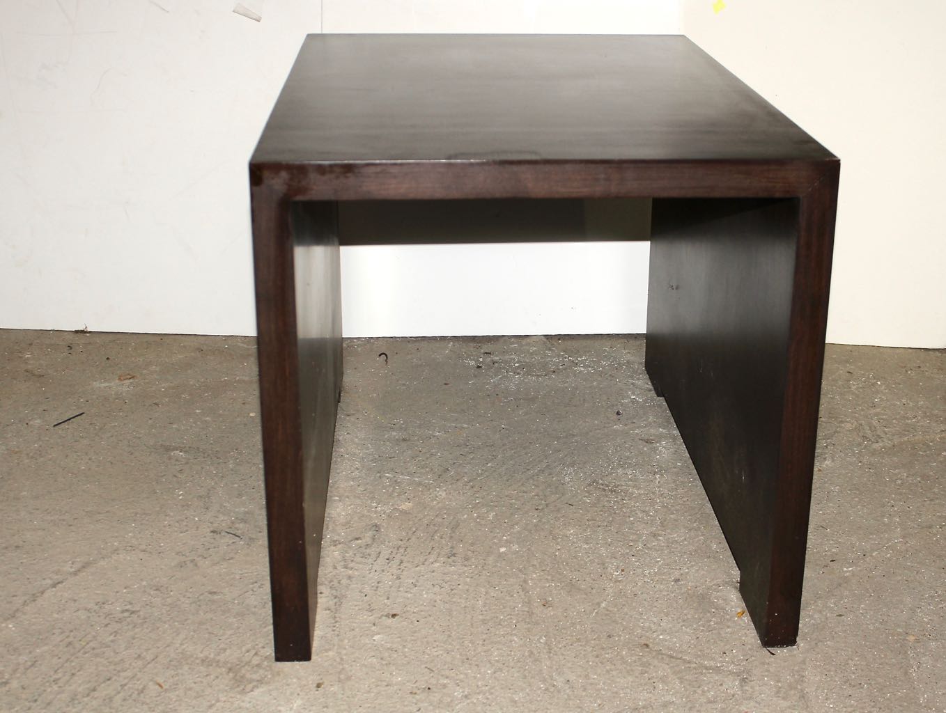 Contemporary Wood Veneer U-Shape Accent Table