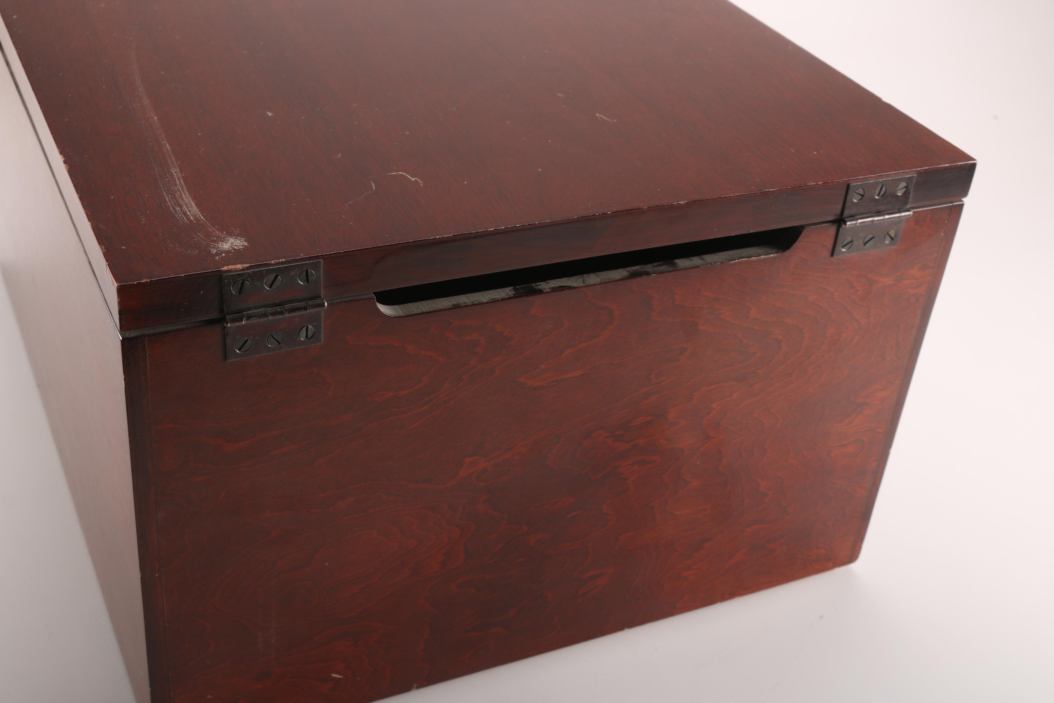 Vintage Motorola Tube Stereo and Turntable