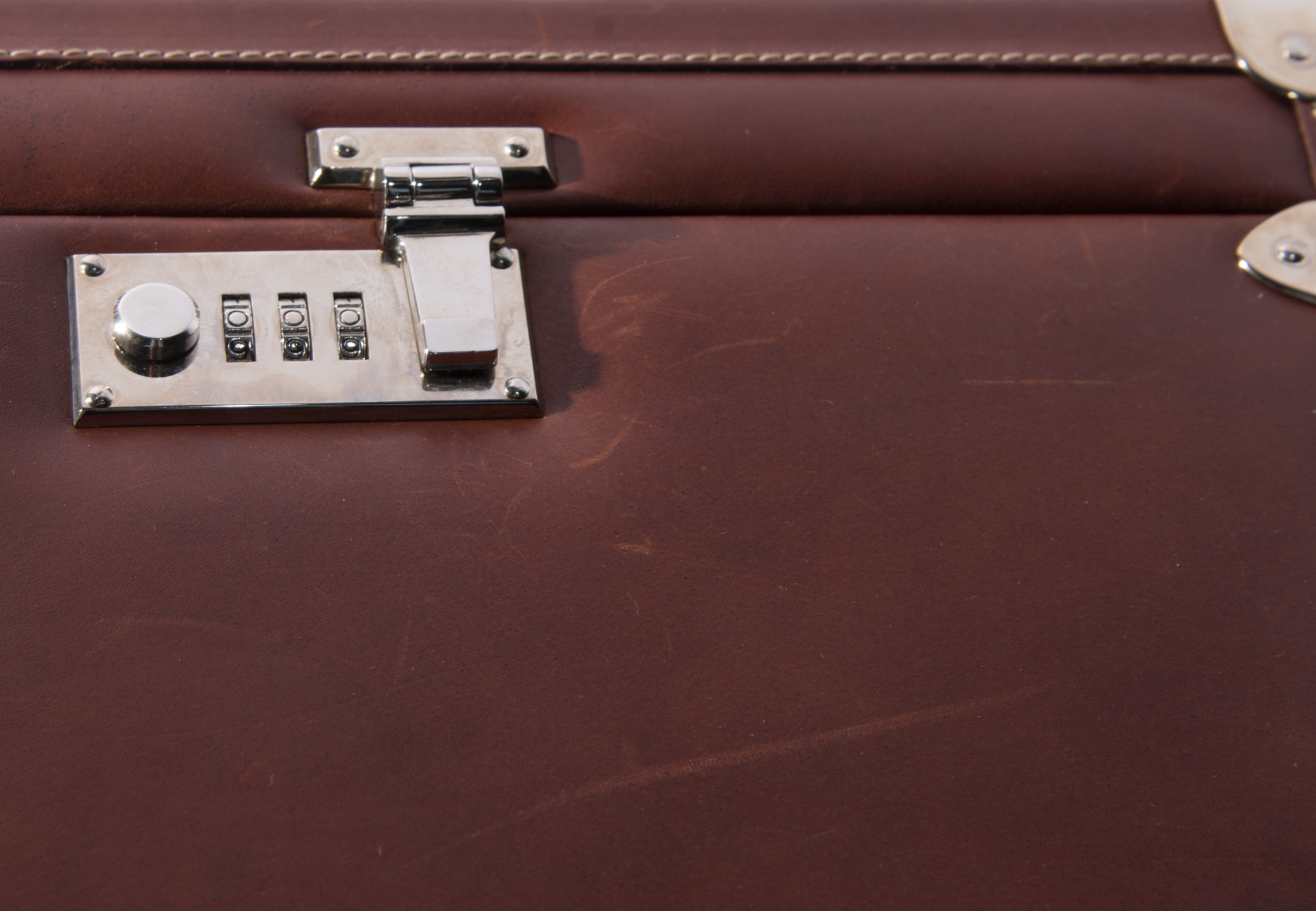 Dooney & Bourke Alto Collection Train Case