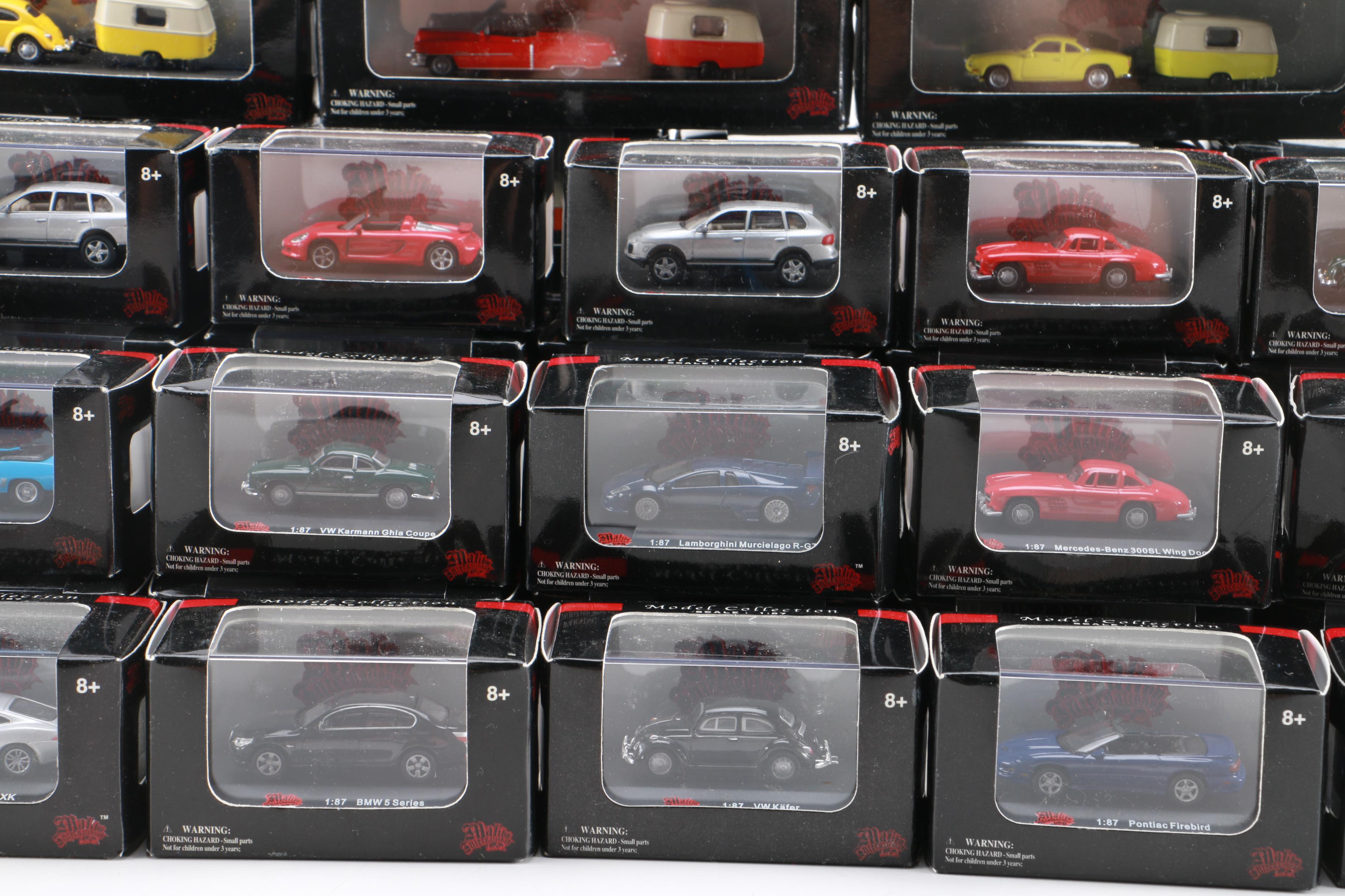 Malibu International 1:87 Scale Model Die-Cast Cars