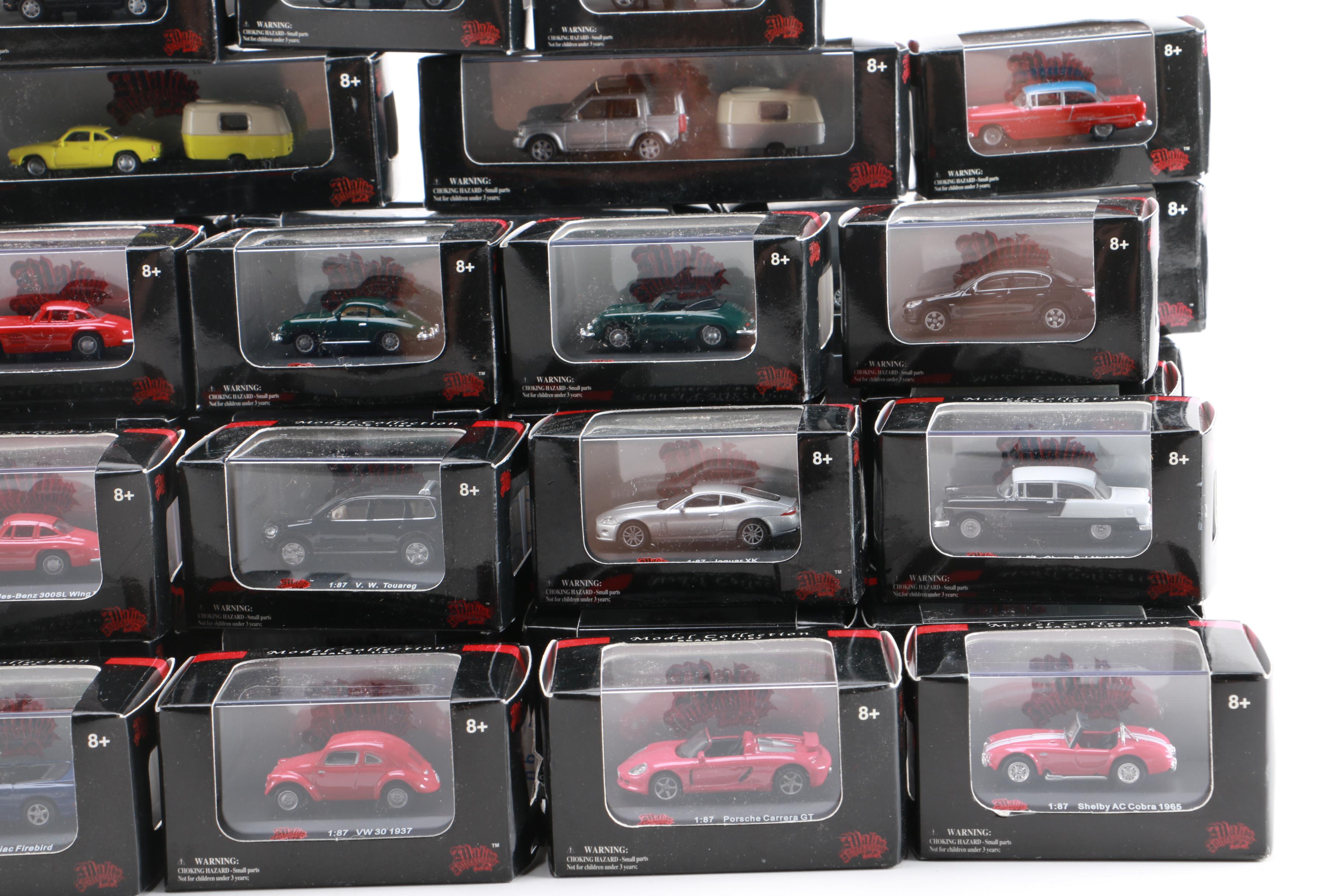 Malibu International 1:87 Scale Model Die-Cast Cars