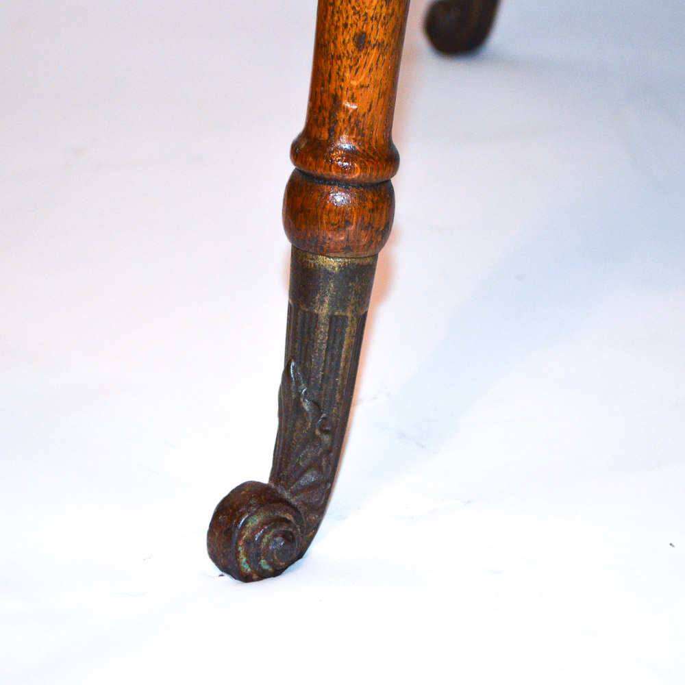 Mid 20th Century Oak Side Table