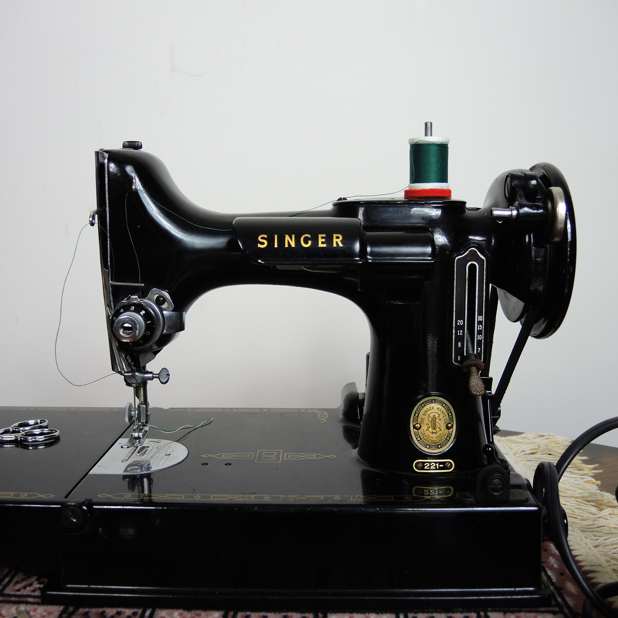 Singer 221- Electric Sewing Machine