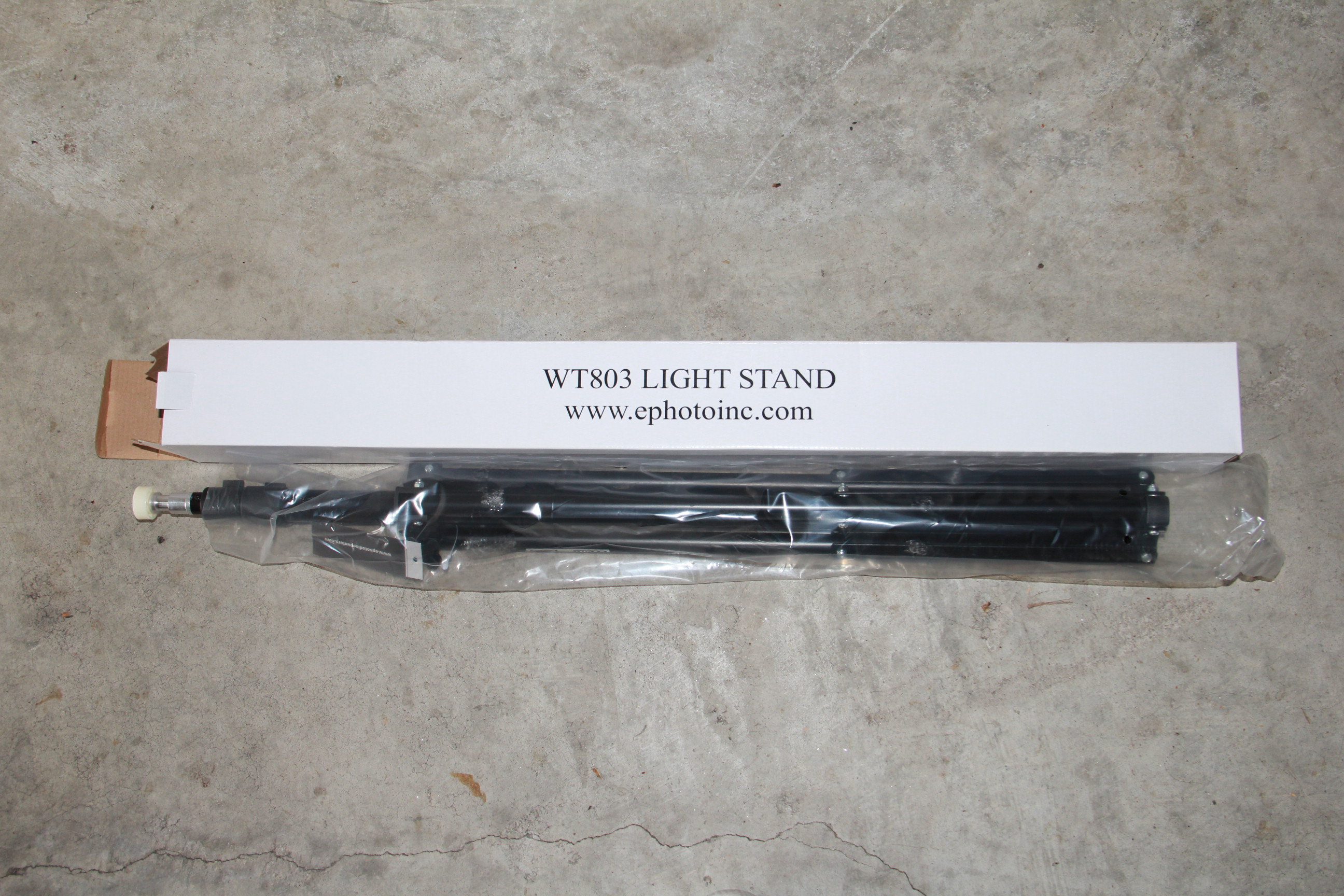 ePhoto Studio Lighting Kit and Backdrop