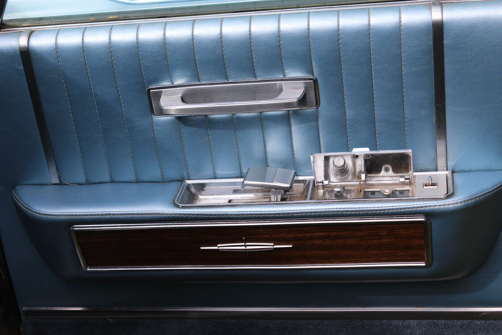 1964 Lincoln Continental Sedan