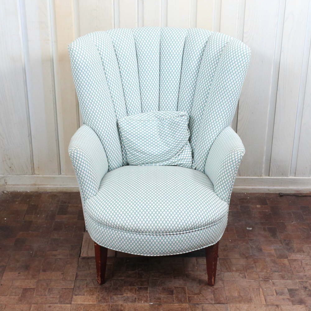 Upholstered Fan Back Chair