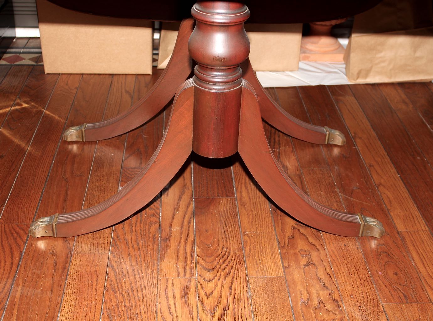 Duncan Phyfe Mahogany Drop Leaf Expanding Dining Table